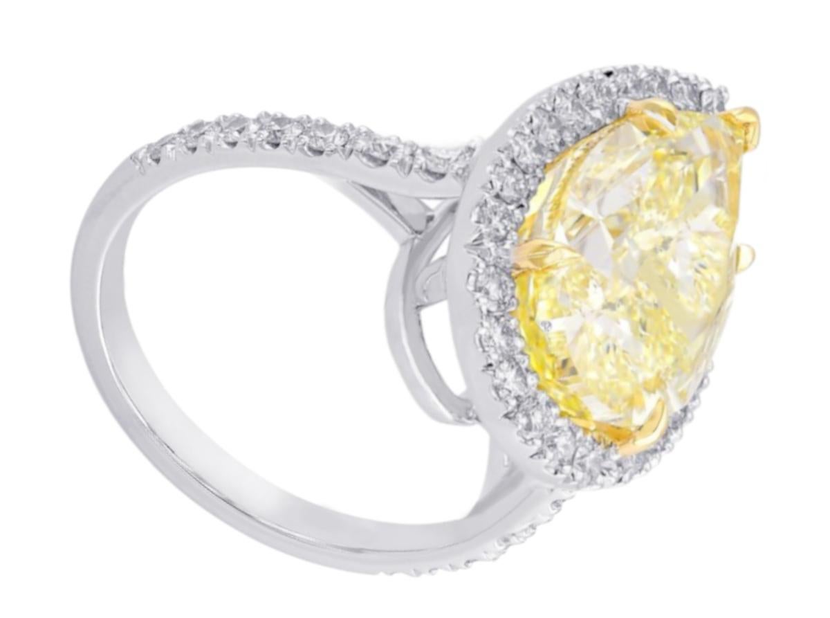 GIA Certified 3 Carat Pear Fancy Light Yellow Diamond Ring
Clarity SI1
