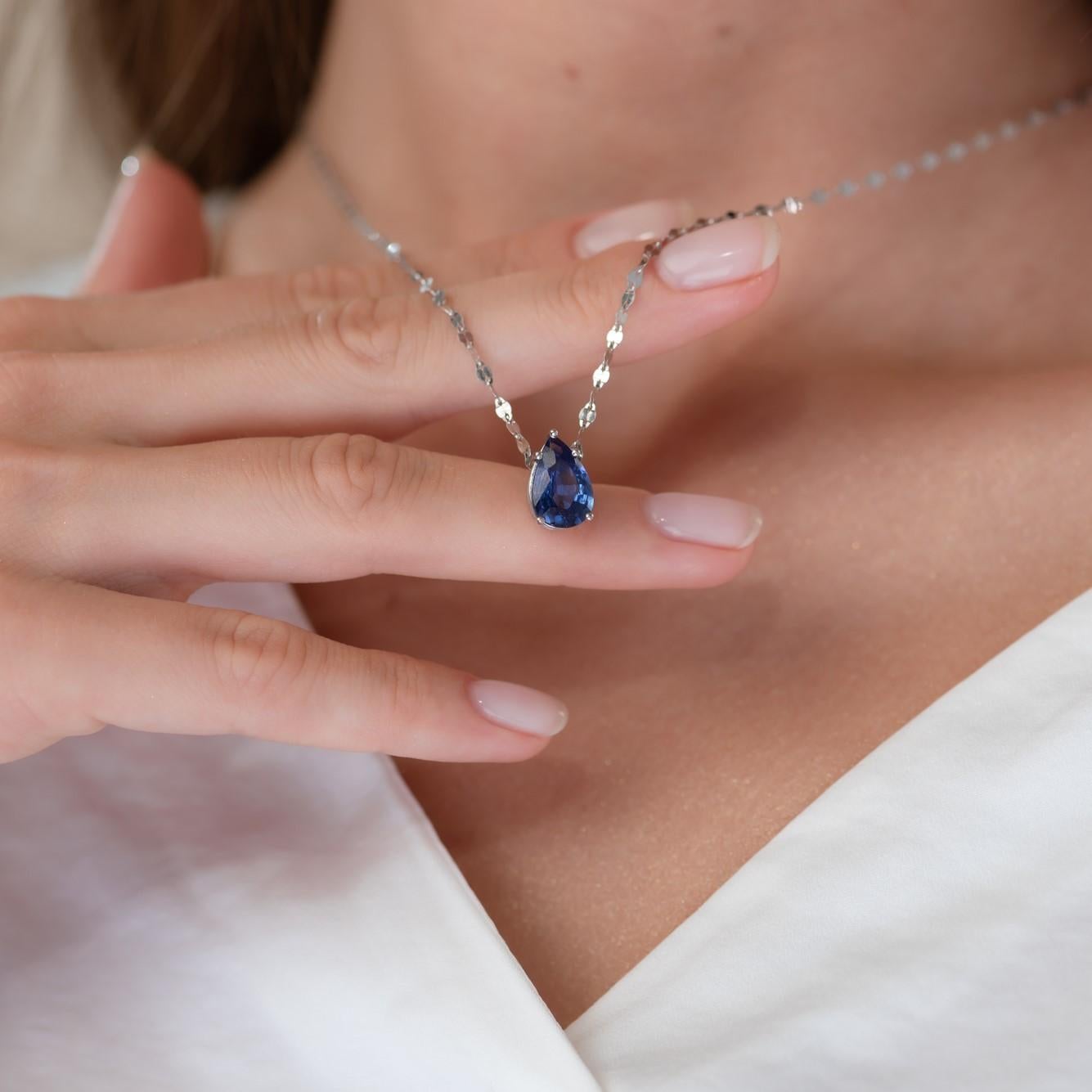 GIA Certified 3 Carat Pear Shape Blue Natural Sapphire Necklace In New Condition For Sale In New York, NY