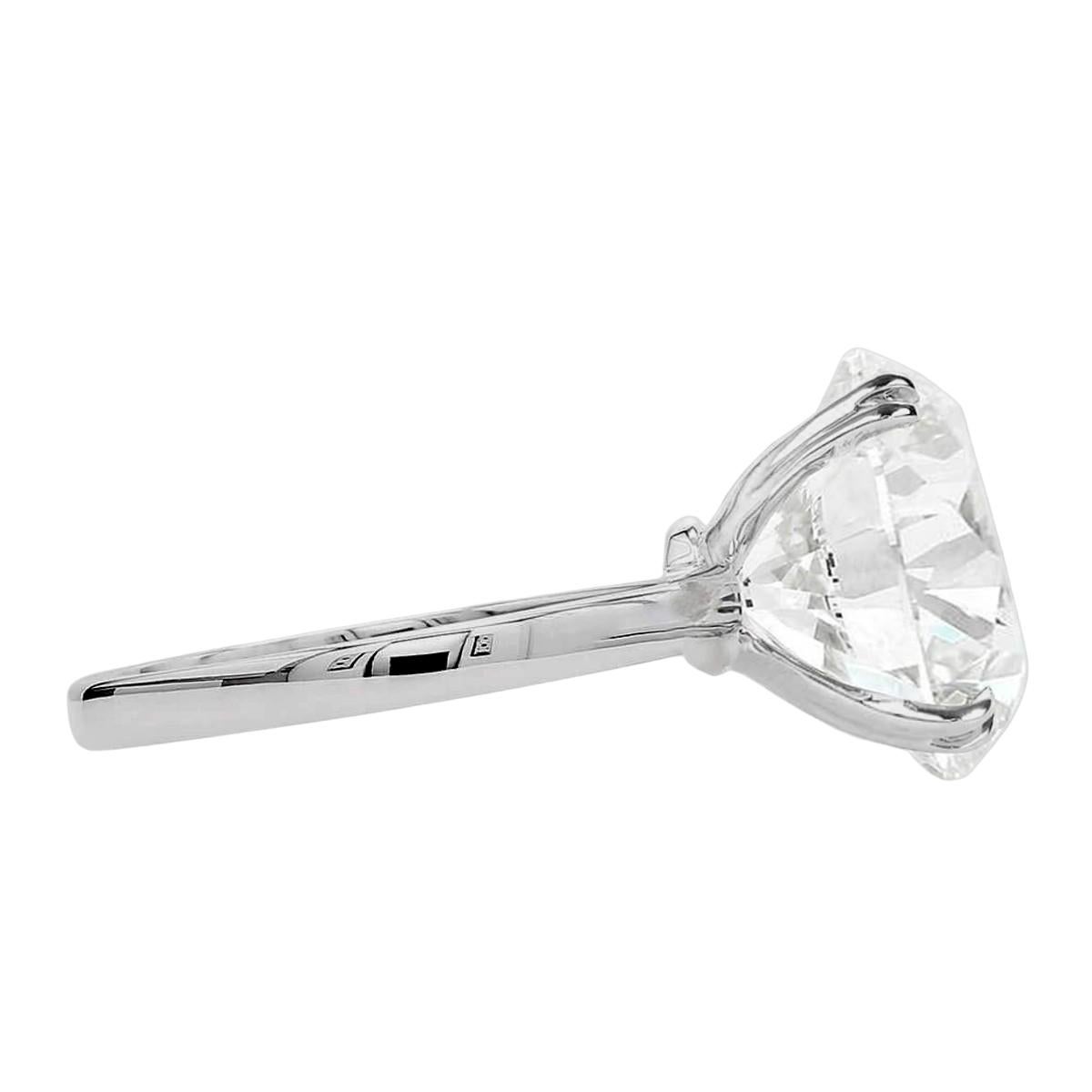 Contemporary GIA Certified 3 Carat Round Brilliant Cut Diamond Ring 18K White Gold For Sale