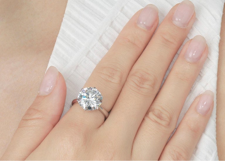 Internally Flawless GIA Certified 2 Carat Round Brilliant Cut Diamond Ring  For Sale at 1stDibs