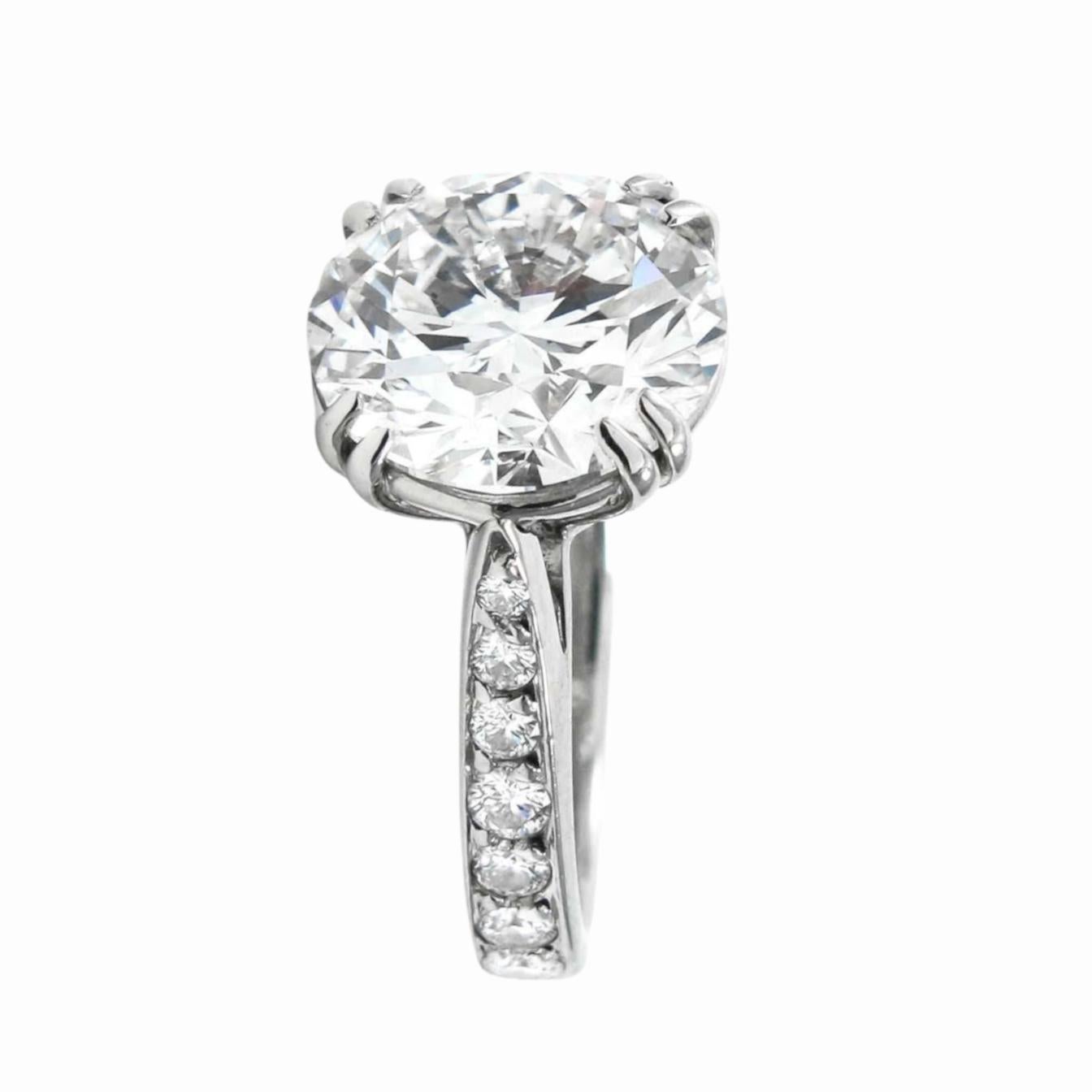 Round Cut GIA Certified 3 Carat Round Brilliant Cut Diamond Ring For Sale