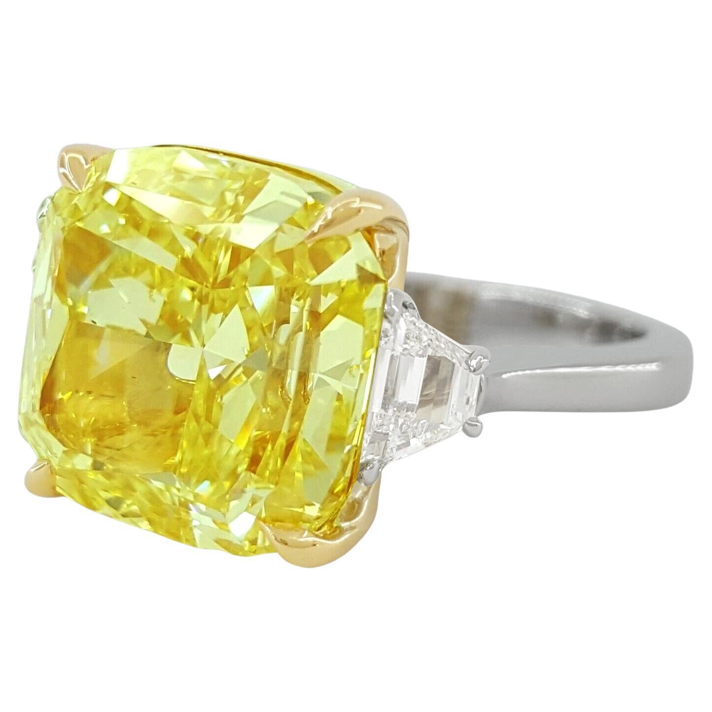 MADE IN ITALY GIA Certified 3 Carat Square Radiant Fancy Yellow Diamond Ring