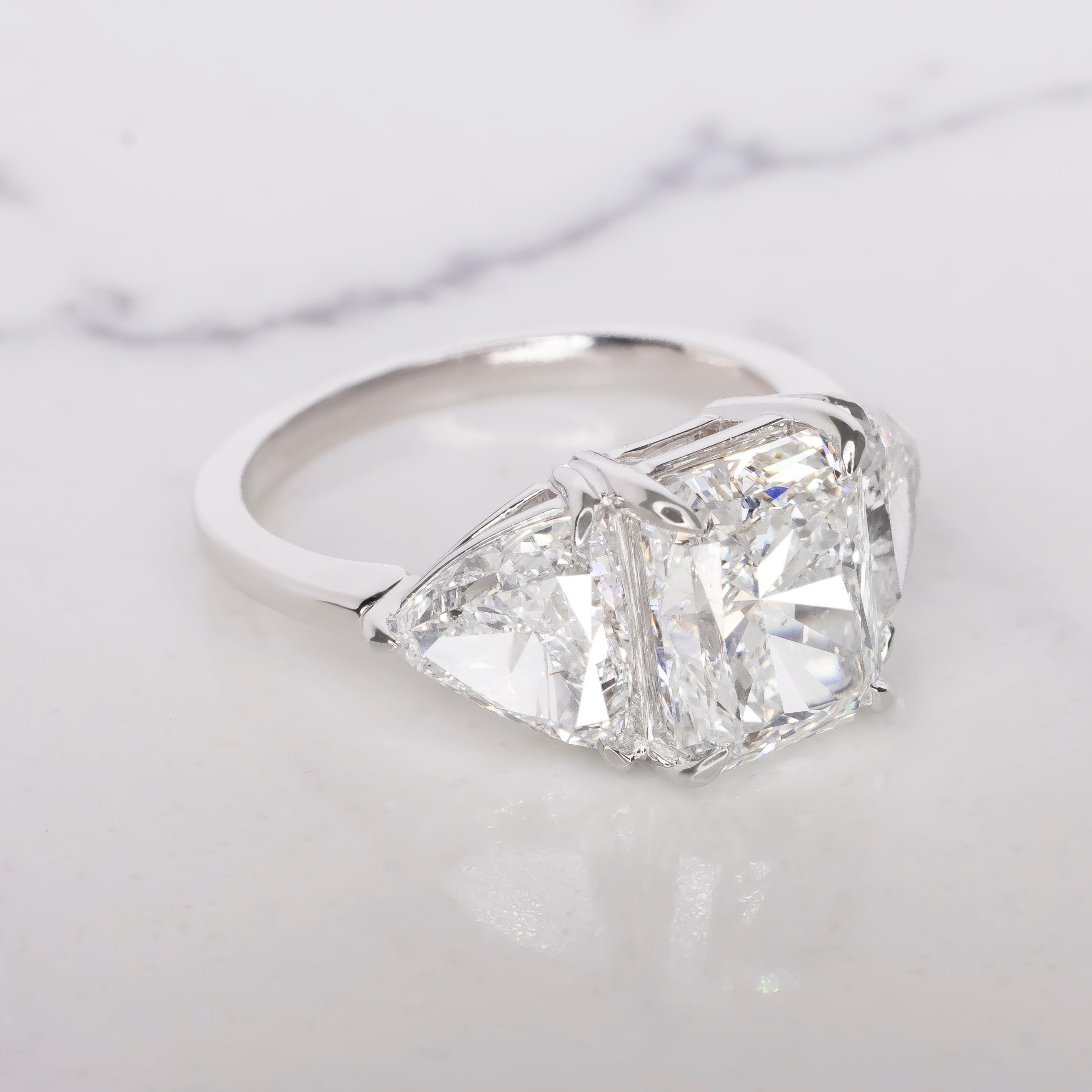 Contemporain Diamant carré radiant taille trillion de 3 carats certifié GIA  en vente