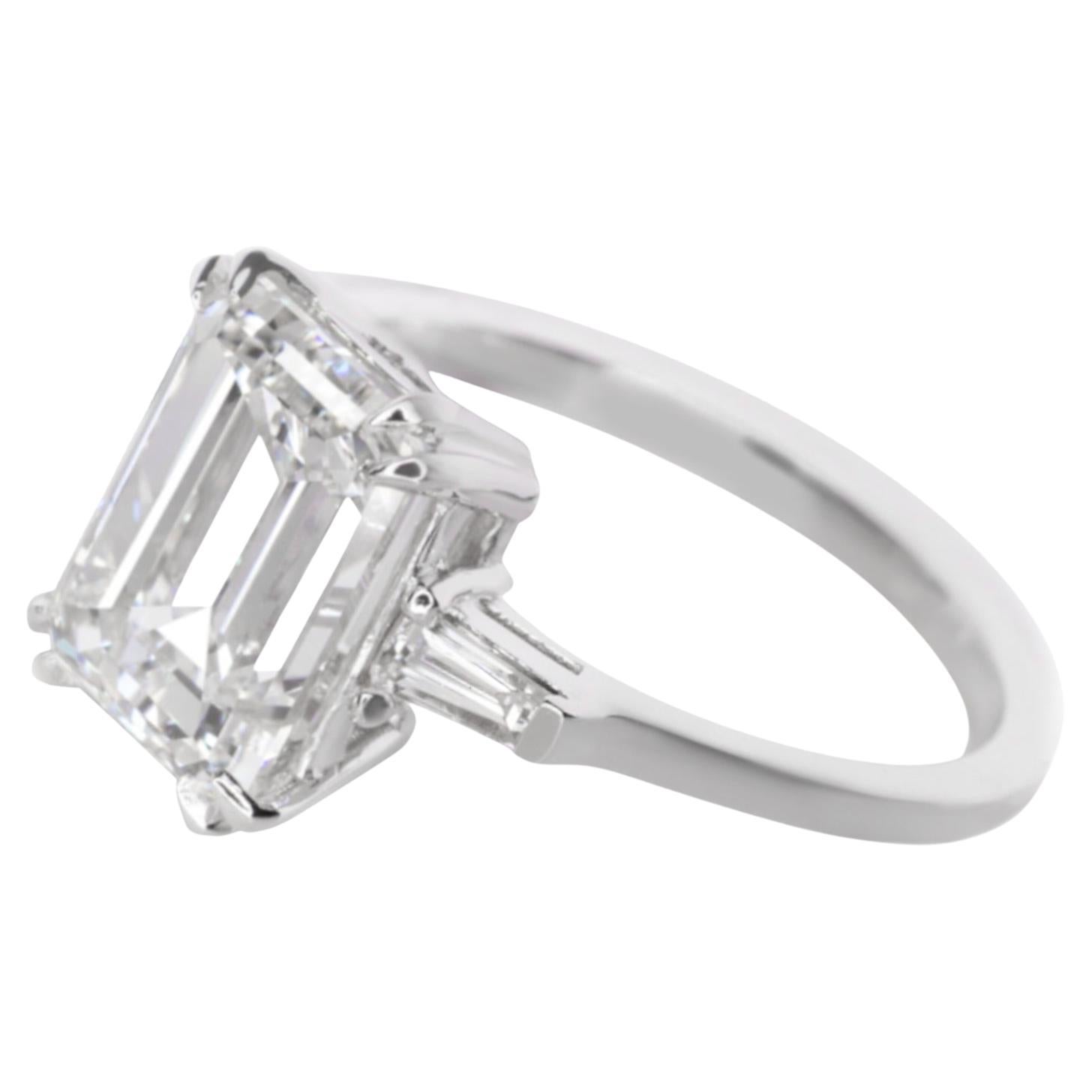 We personally hand picked this breathtaking GIA certified 3 carat natural diamond GIA certified Emerald cut diamond 
This piece was Hand made in Italy in 18 carats white gold
All pieces are hand made in Italy an send to our American warehouse for