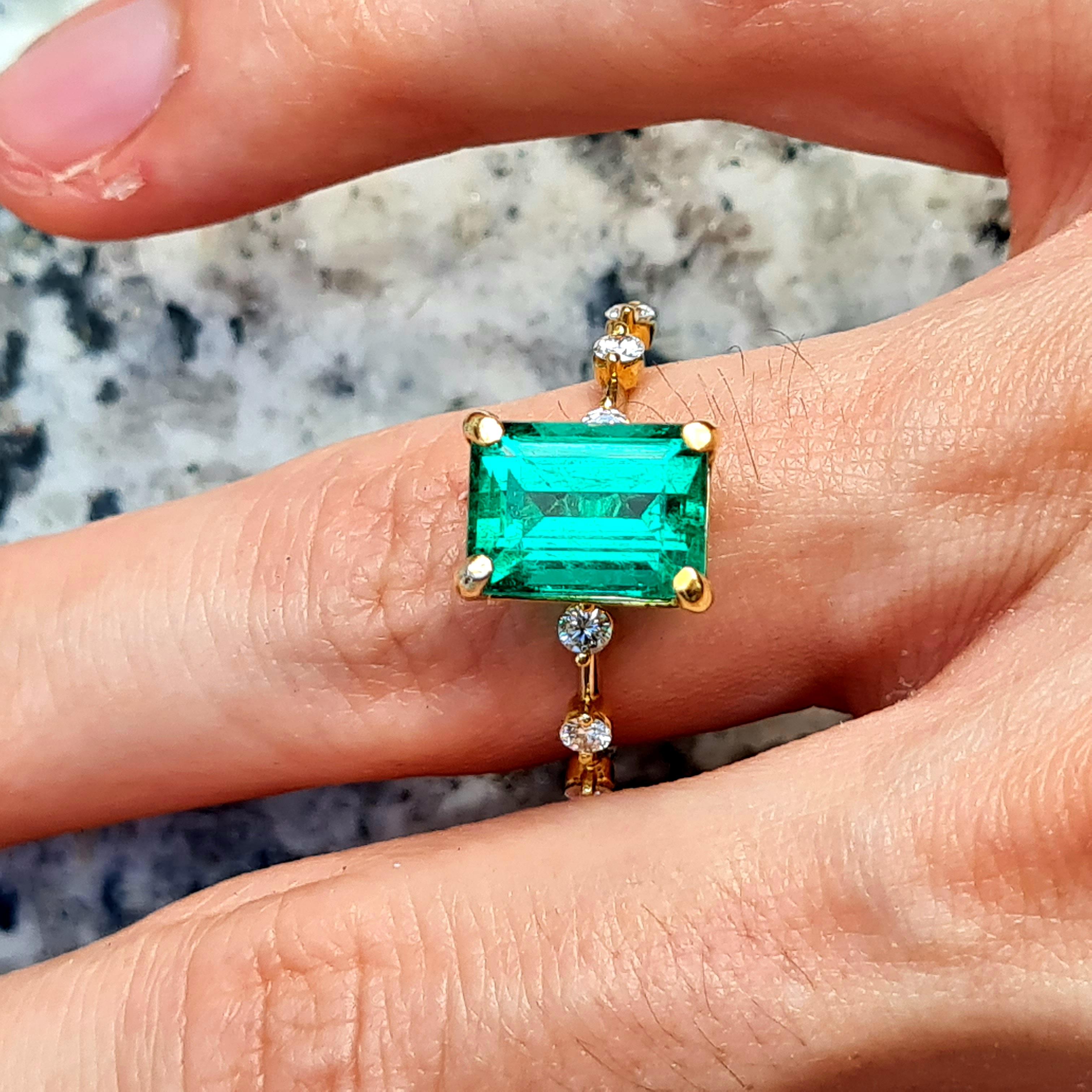 GIA Certified 3 CT Colombian Emerald Ring In New Condition For Sale In Deland, FL
