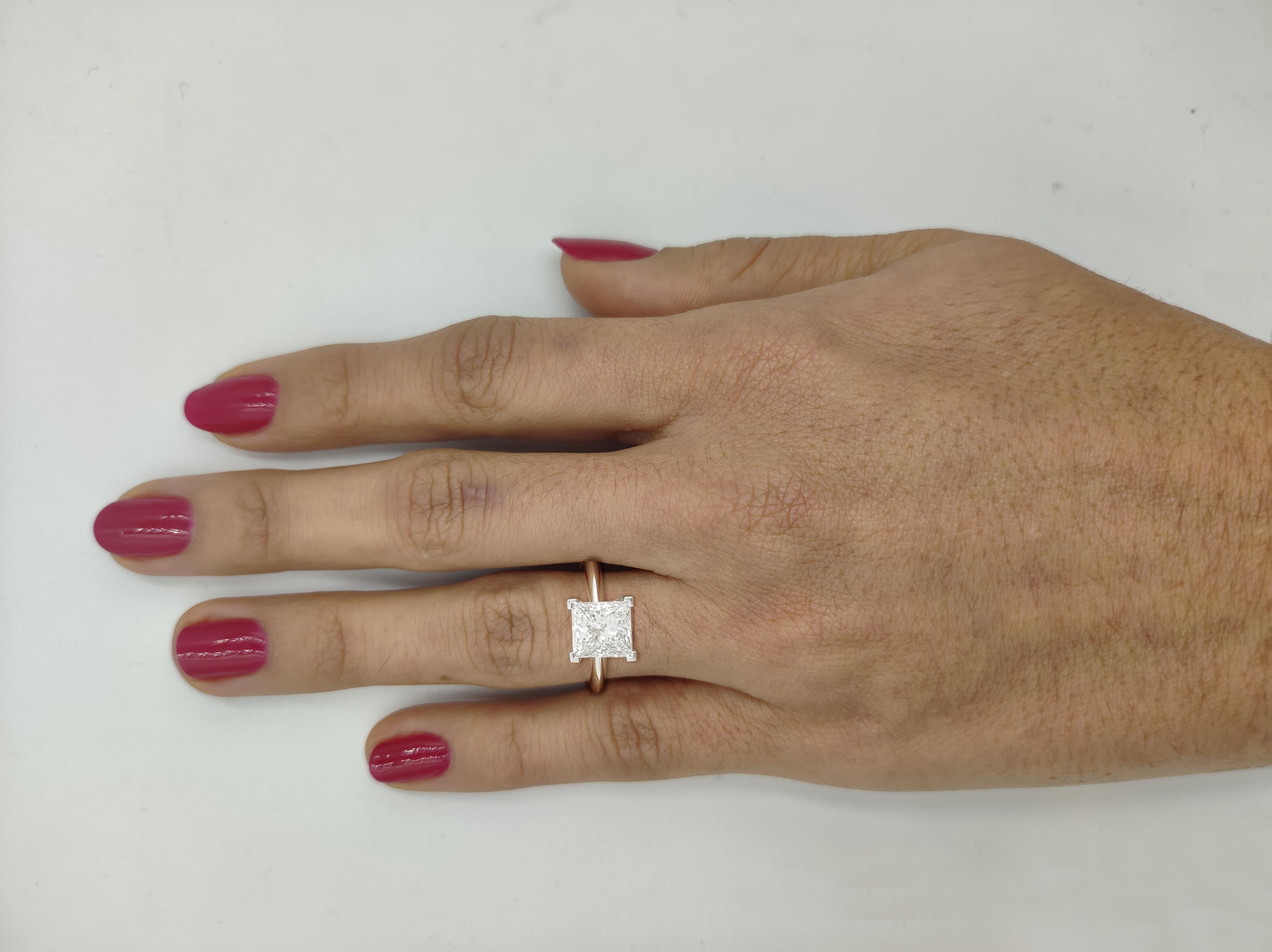 GIA Certified 3.03 Carat Princess Cut Diamond IF Clarity Ring in 18K White Gold In New Condition For Sale In Chicago, IL