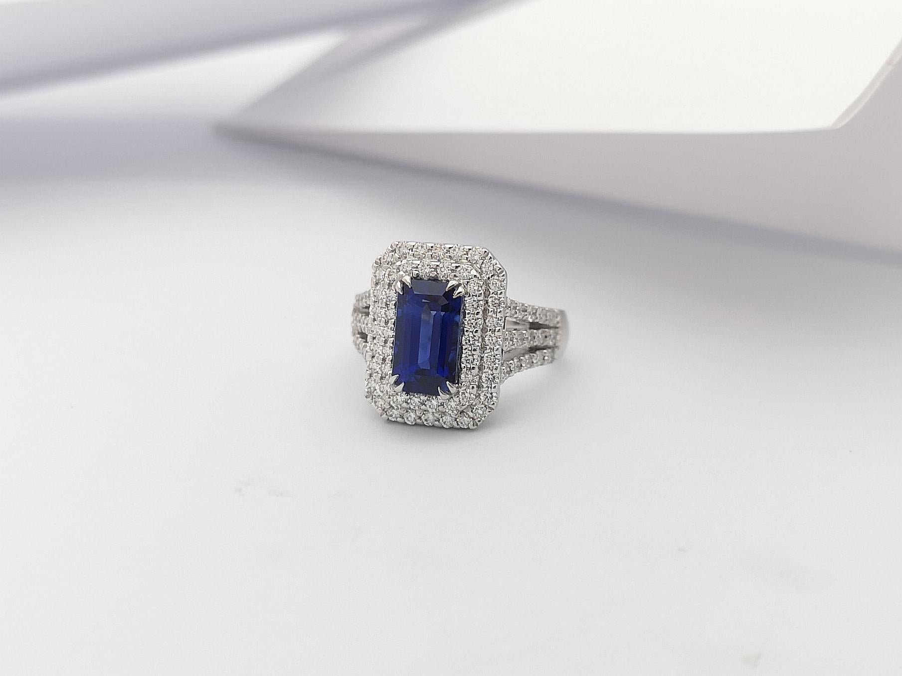 GIA Certified 3 Cts Blue Sapphire with Diamond Ring Set in 18 Karat White Gold For Sale 4