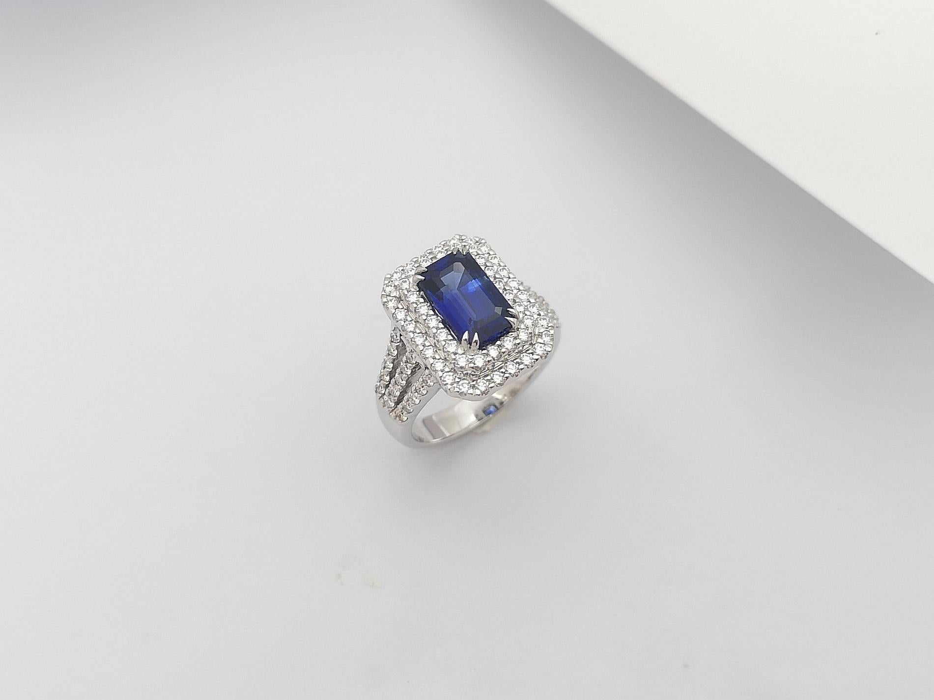GIA Certified 3 Cts Blue Sapphire with Diamond Ring Set in 18 Karat White Gold For Sale 11