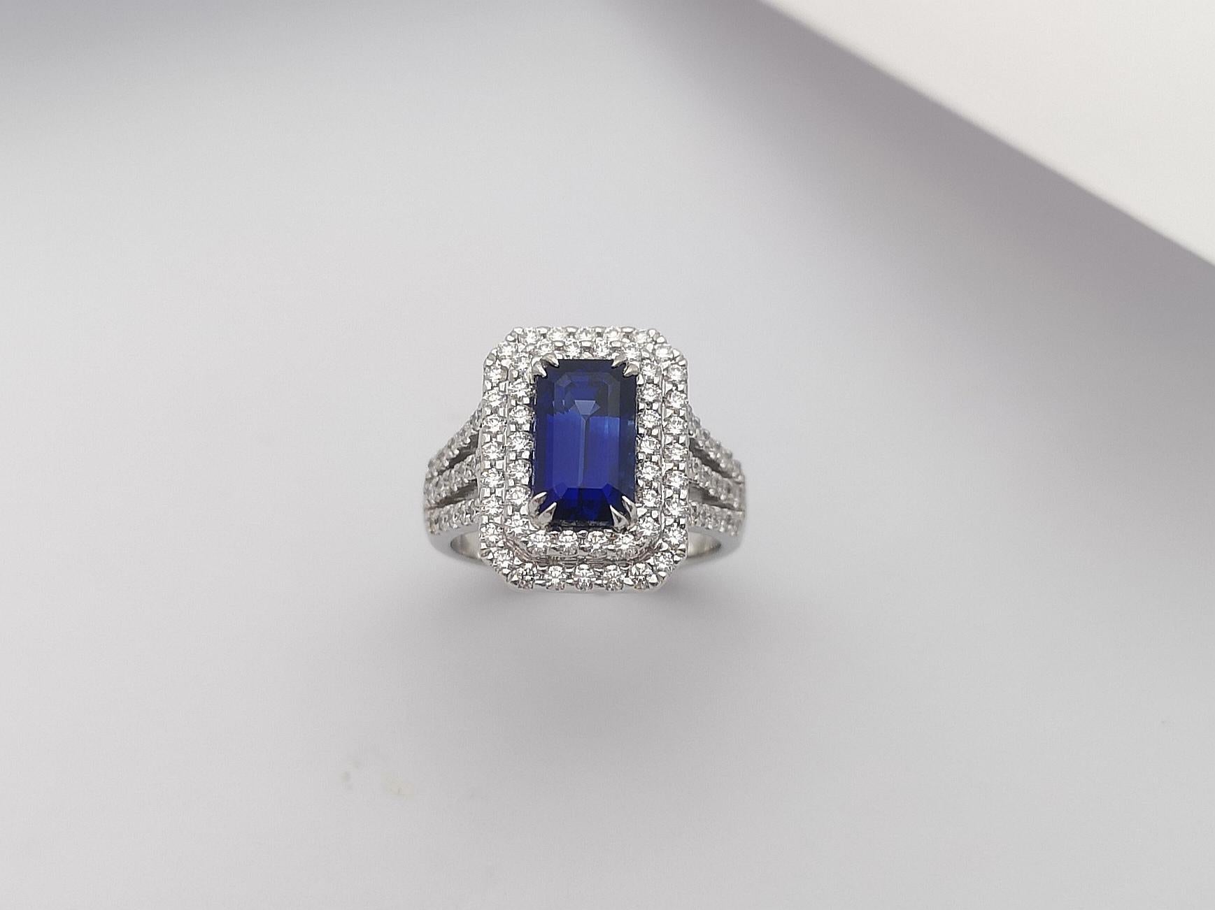 GIA Certified 3 Cts Blue Sapphire with Diamond Ring Set in 18 Karat White Gold For Sale 12