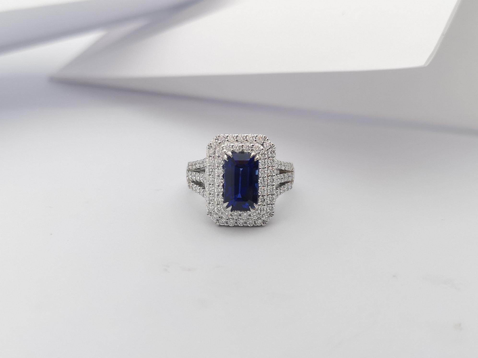 GIA Certified 3 Cts Blue Sapphire with Diamond Ring Set in 18 Karat White Gold For Sale 3