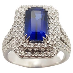 GIA Certified 3 Cts Blue Sapphire with Diamond Ring Set in 18 Karat White Gold