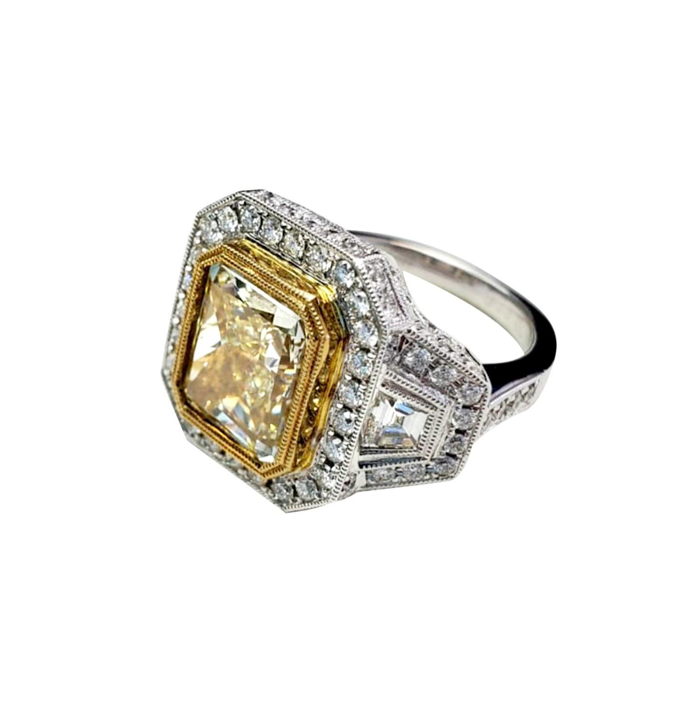 GIA Certified, 3-Stone Natural Yellow Diamond and White Diamond Fashion Ring In New Condition For Sale In Great Neck, NY