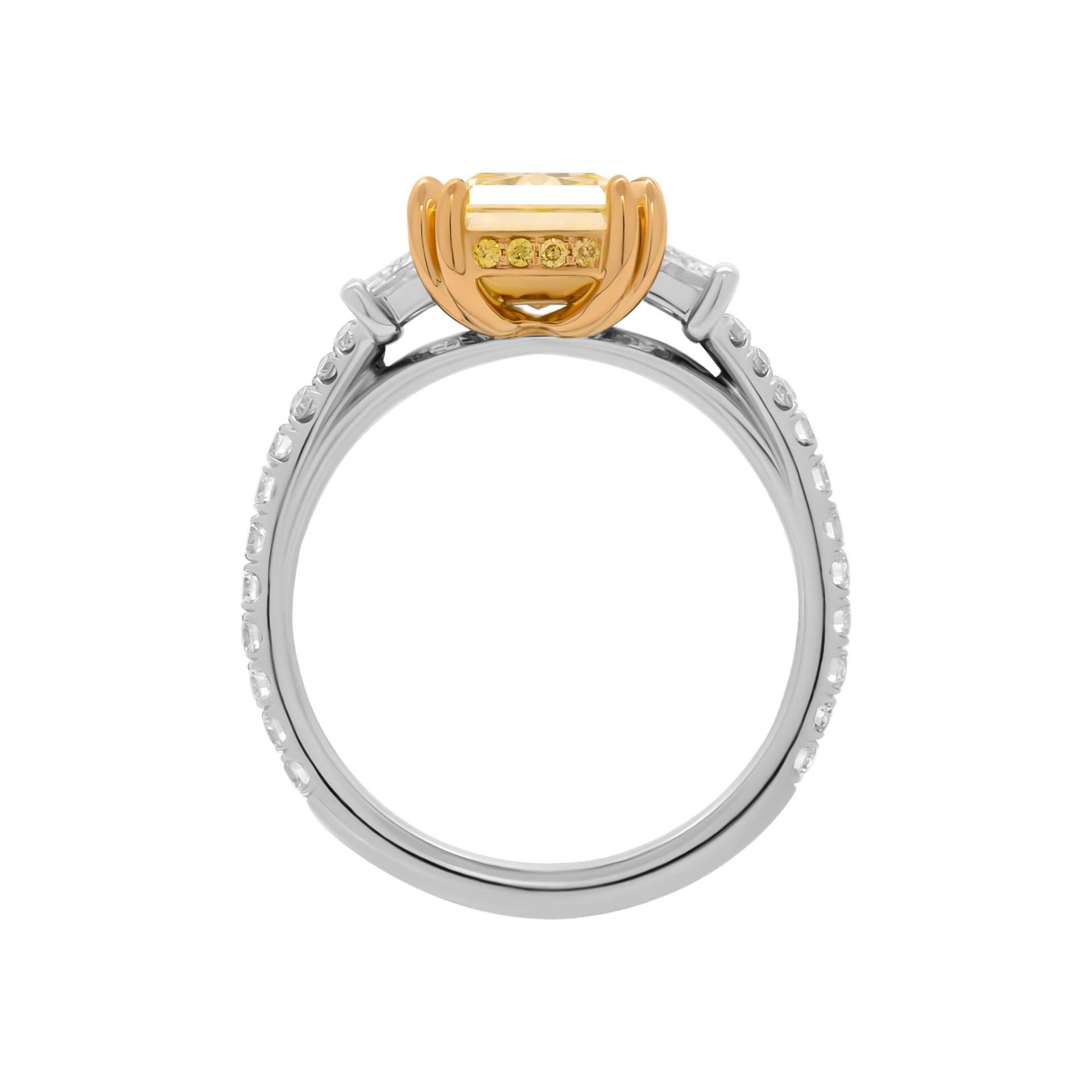 Modern GIA Certified 3 Stone Ring with 3.34ct Fancy Yellow VVS2 Radiant Cut For Sale