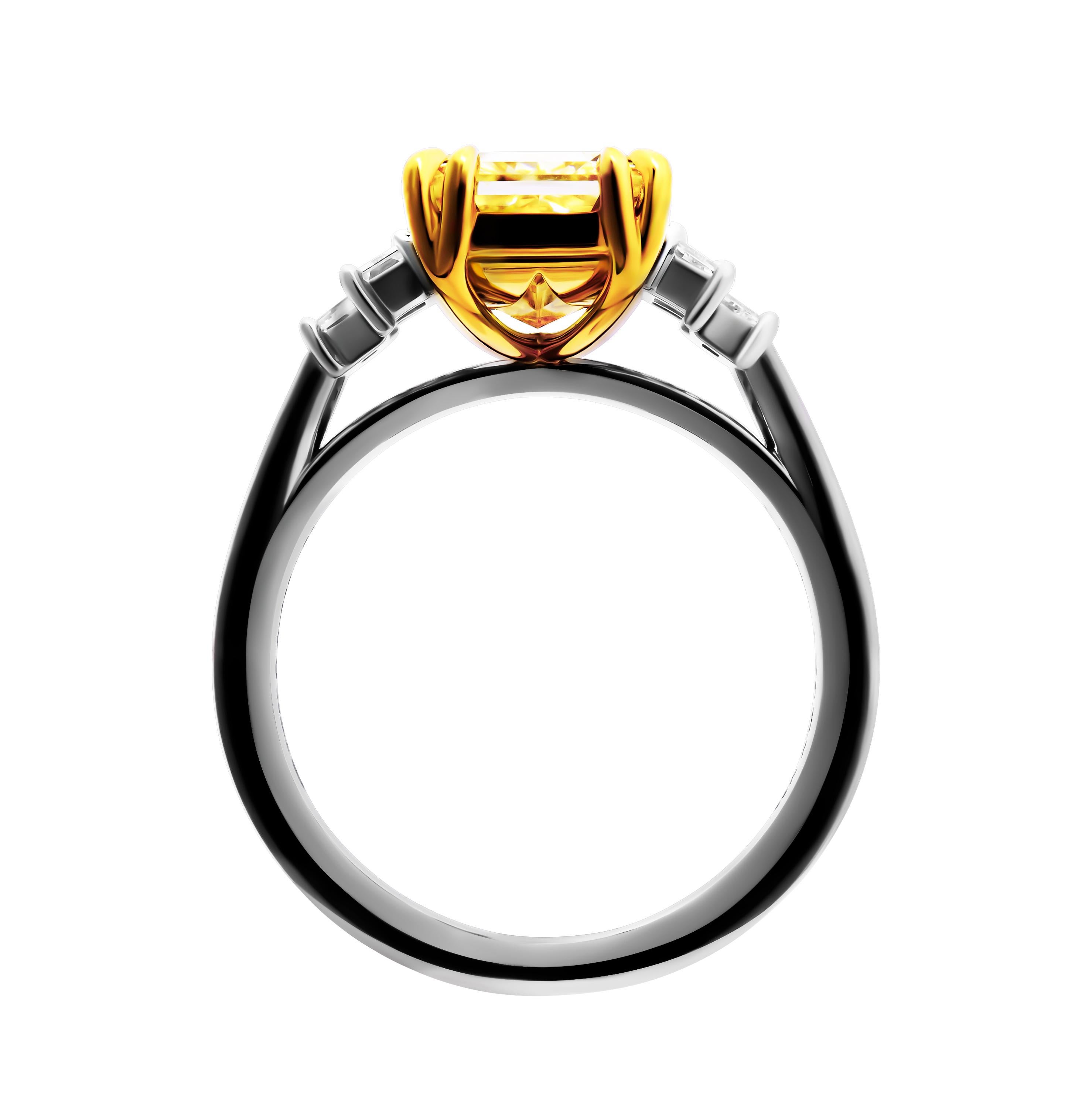 GIA Certified 3 Stone Ring with 5.00ct Fancy Light Yellow Radiant Cut In New Condition For Sale In New York, NY