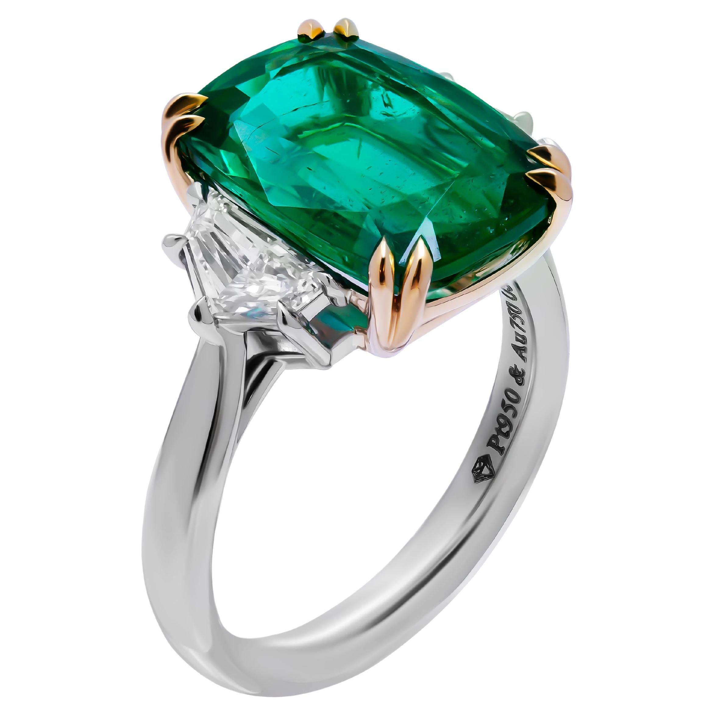 GIA Certified 3 stone ring with 5.03ct Green Emerald Cushion Cut For Sale