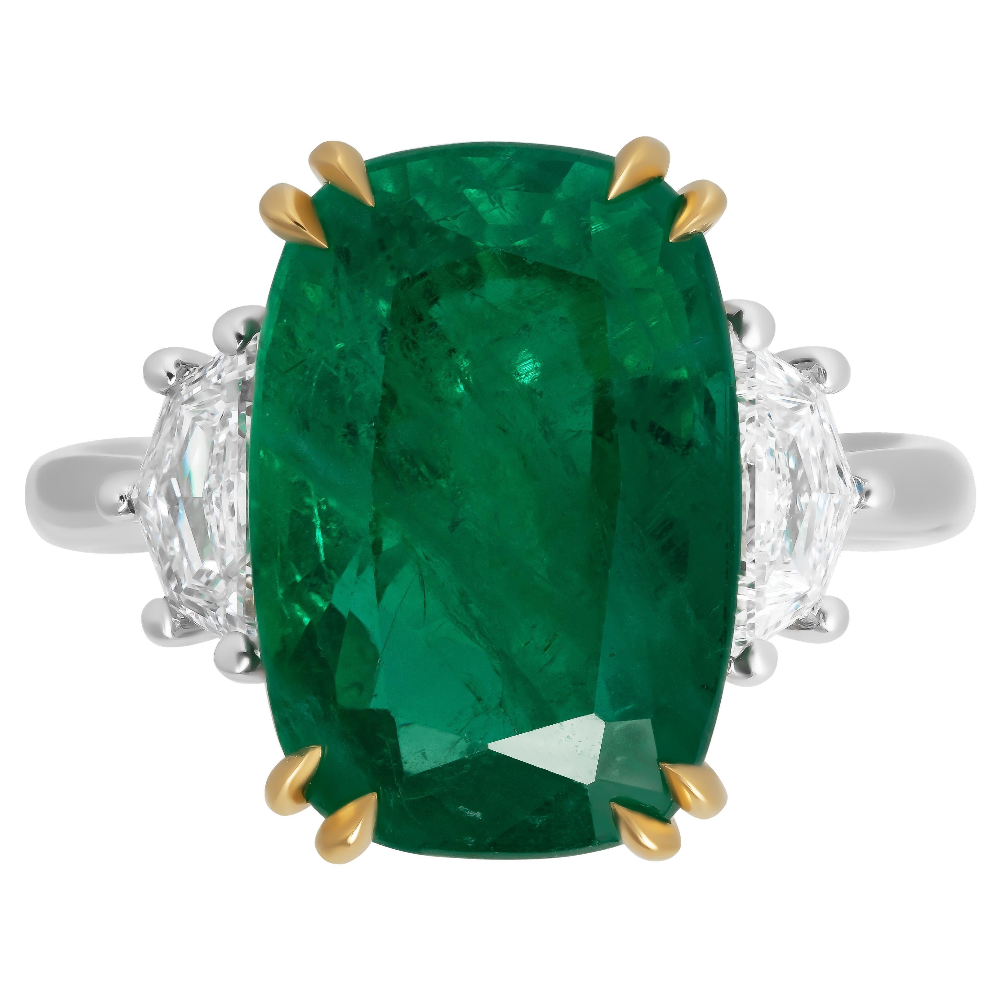 Bague à 3 pierres avec émeraude verte taille coussin de 6,28 carats certifiée GIA