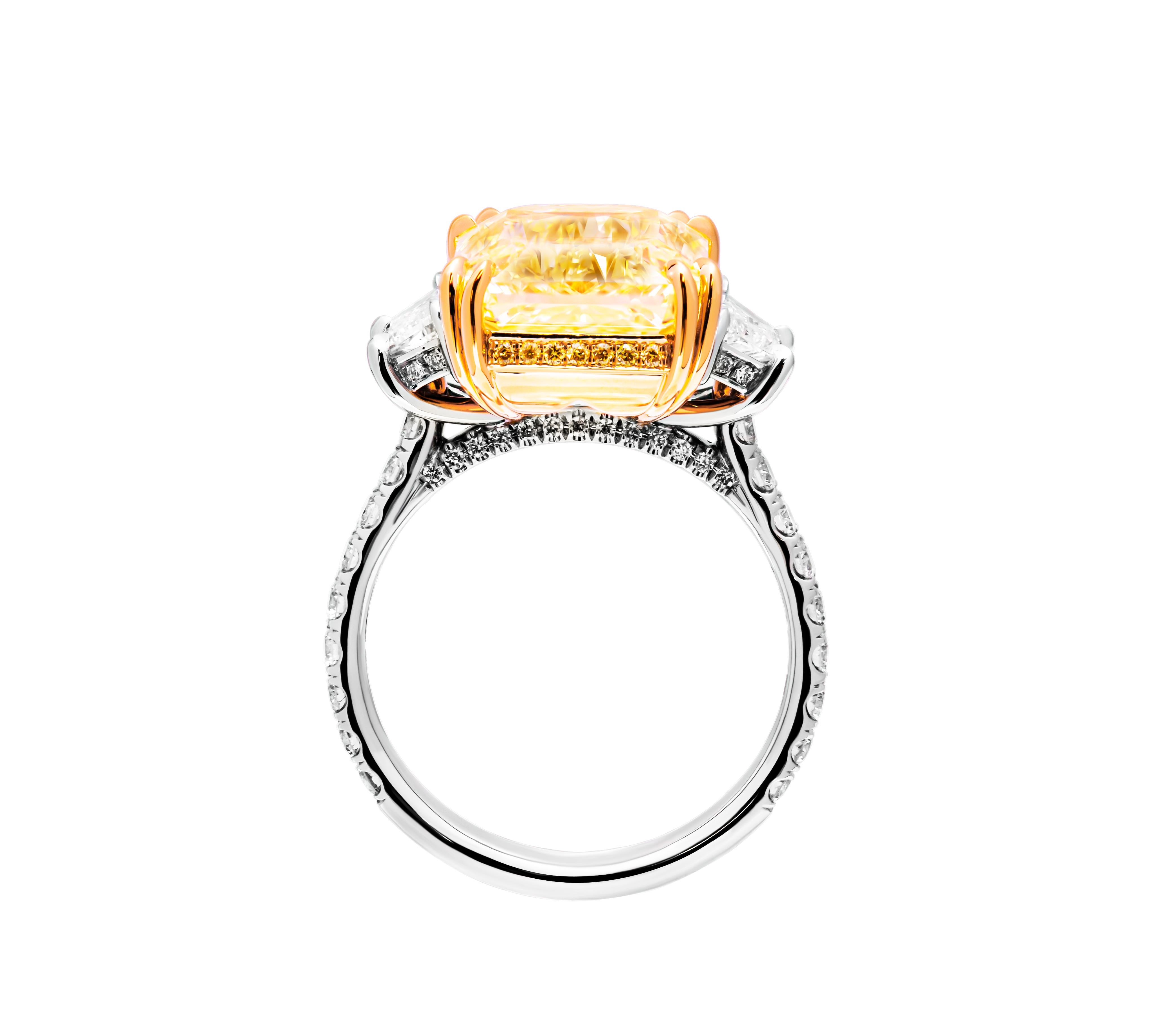 Modern GIA Certified 3 stone ring with 8.02ct Fancy Light Yellow Radiant Cut Diamond For Sale