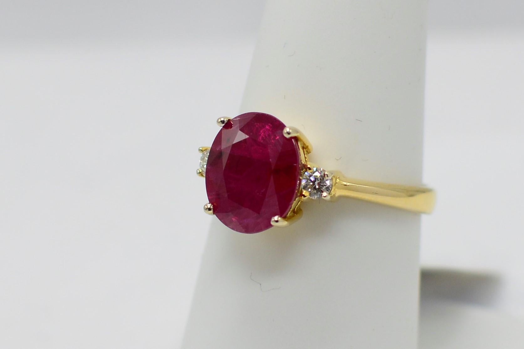 Oval Cut GIA Certified 3.0 Carat Burma Ruby Ring 18 Karat Yellow Gold, Oval Shape Ruby For Sale