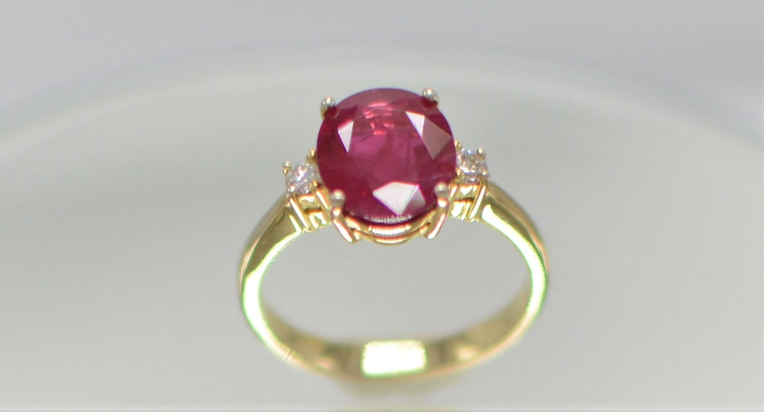 Oval Cut GIA Certified 3.0 Carat Burma Ruby Ring 18 Karat Yellow Gold, Oval Shape Ruby For Sale