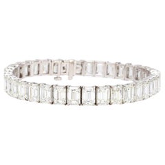 Bracelet en platine avec diamants taille émeraude de 30 carats certifiés GIA 