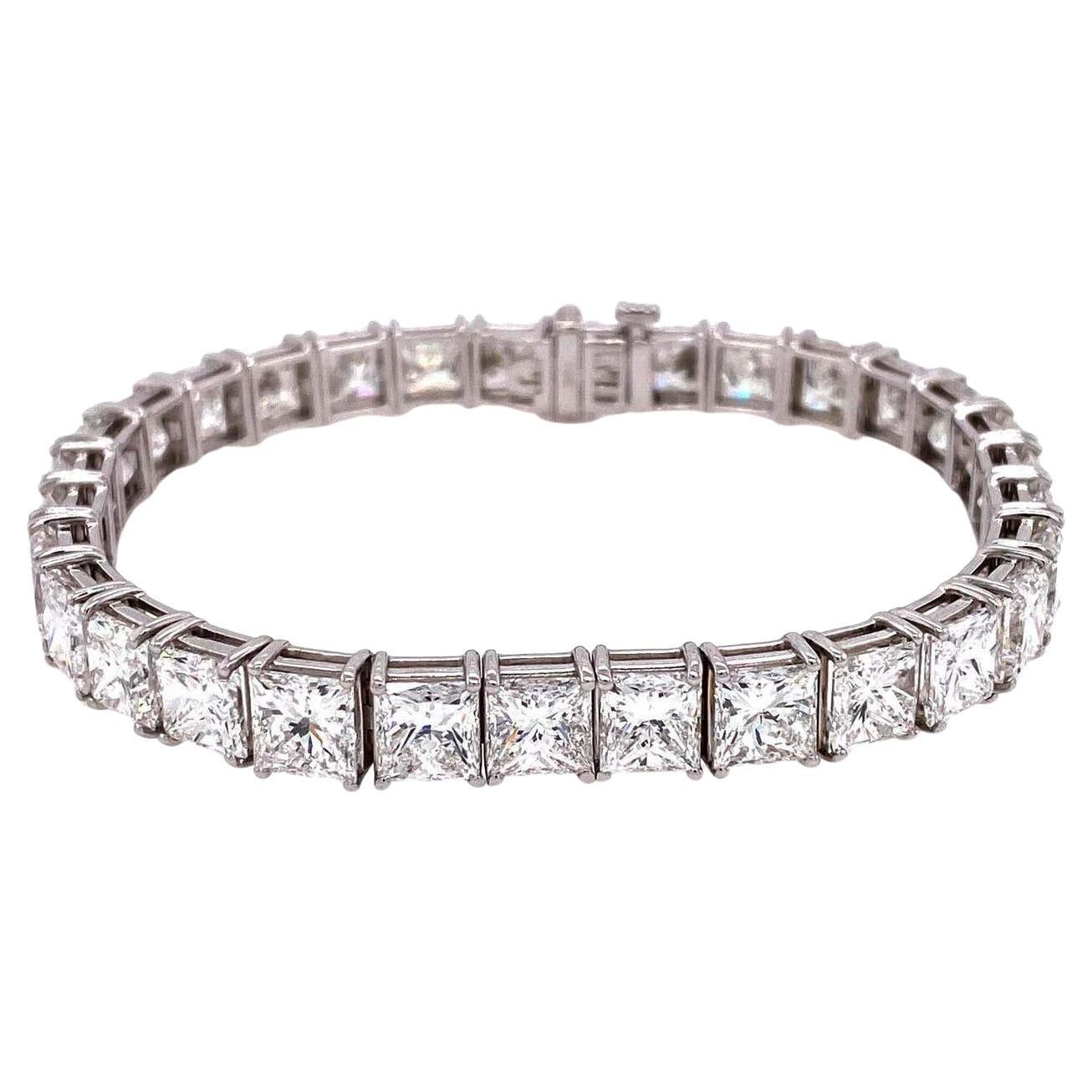 GIA-zertifiziertes 30 Karat Diamant-Tennisarmband mit rundem Brillantschliff, je 1 Karat im Angebot