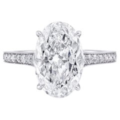 GIA Certified 3.0 Carats Oval Cut Diamond Engagement Ring with side stones