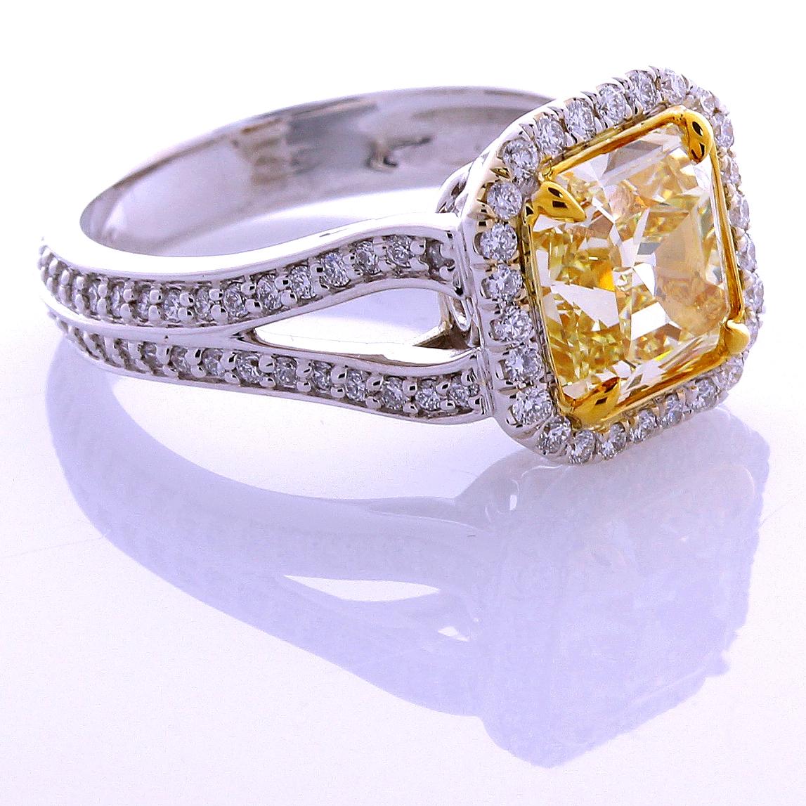 GIA Certified 3.00 Carat Asscher Cut Natural Fancy Yellow VVS2 18K Gold Ring For Sale 3