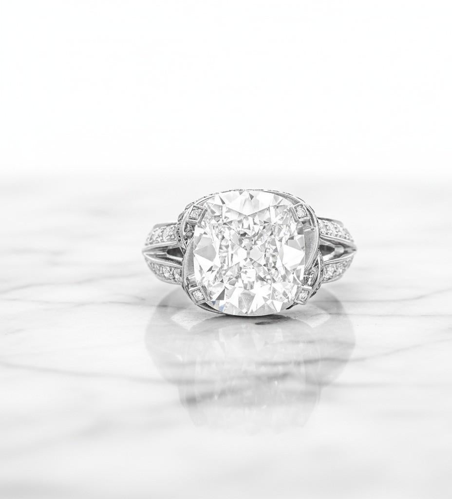 Anello con diamante a cuscino di colore E certificato GIA da 3,00 carati con doppia incastonatura a pavé

✨ Pietra centrale

Diamante taglio cuscino da 3,00 carati

Certificato GIA

E Colore - Incolore

VS1

Ottima lucidatura e simmetria

💎