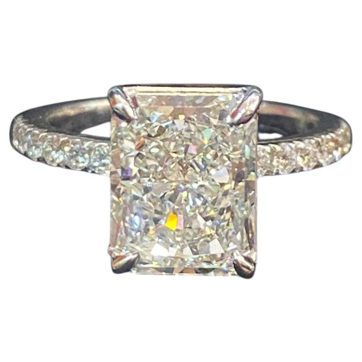 Anello di fidanzamento con diamanti da 3,00 carati, taglio Radiant, classificazione E VS1, certificati GIA, in oro 18 carati