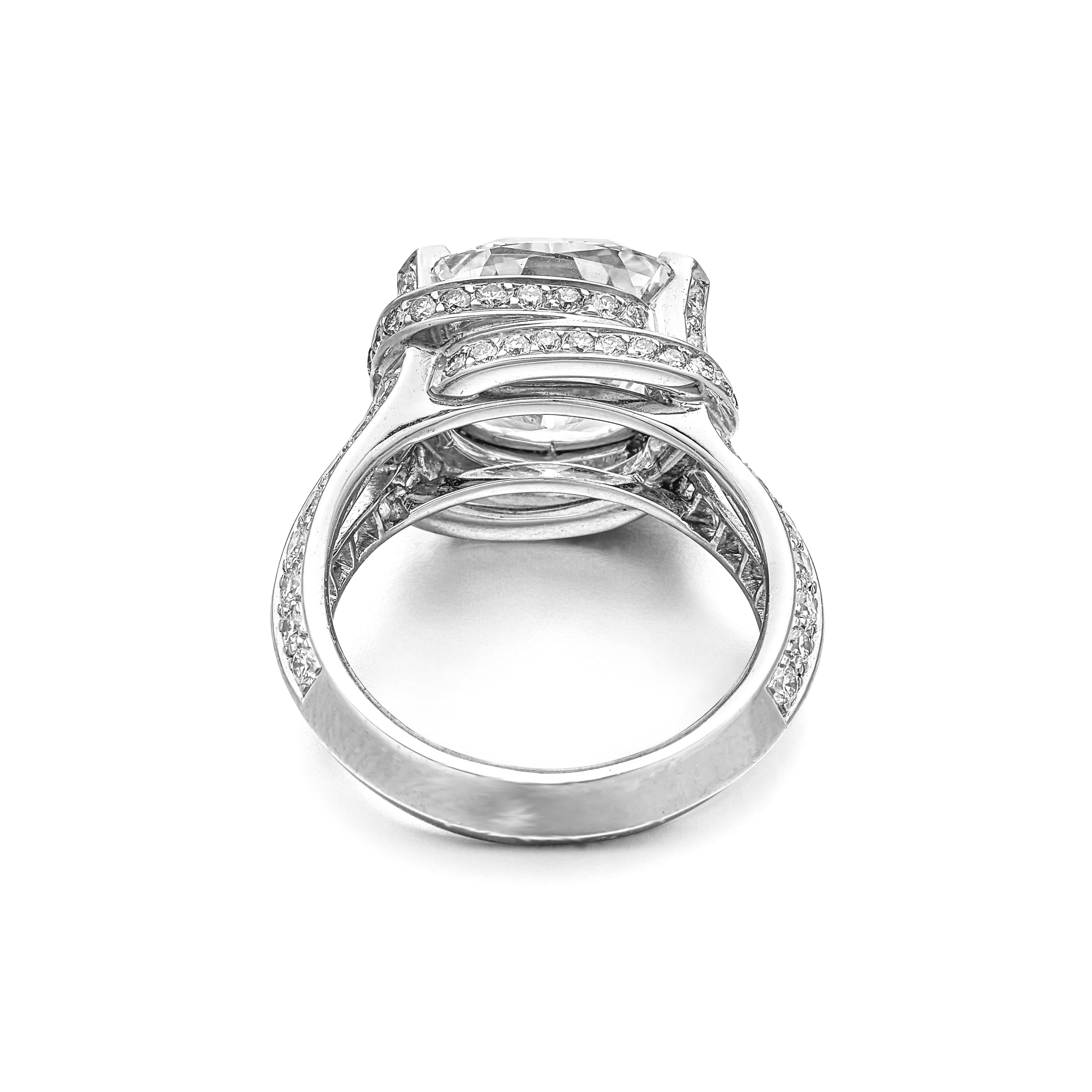 GIA Certified 3.00 Carat E Color Cushion Diamond Ring with Double Pavé Setting

✨ Center Stone

3.00 Carat Cushion Cut Diamond

GIA Certified

E Color – Colorless

VS1

Very good polish and symmetry

💎 Setting

Custom-made, highly intricate double