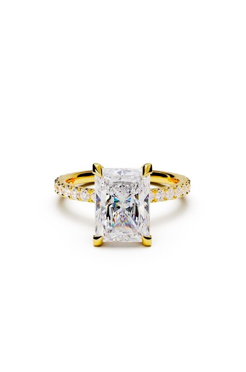 GIA Certified 3.00 Carat F/VVS1 18K Gold Solitaire Ring In New Condition For Sale In Massafra, IT