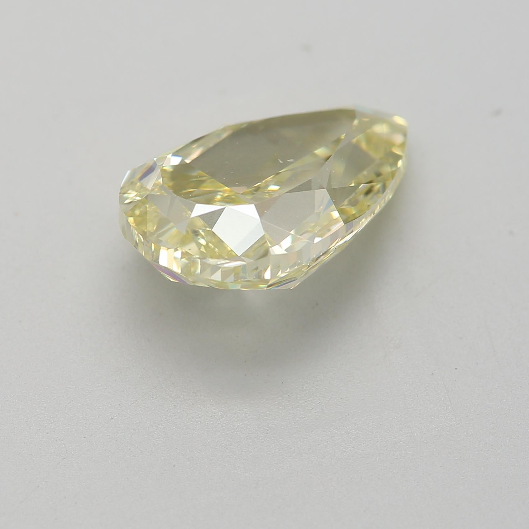 GIA Certified 3.00 Carat Fancy Yellow VS2 Clarity Diamond In New Condition For Sale In บางรัก, TH