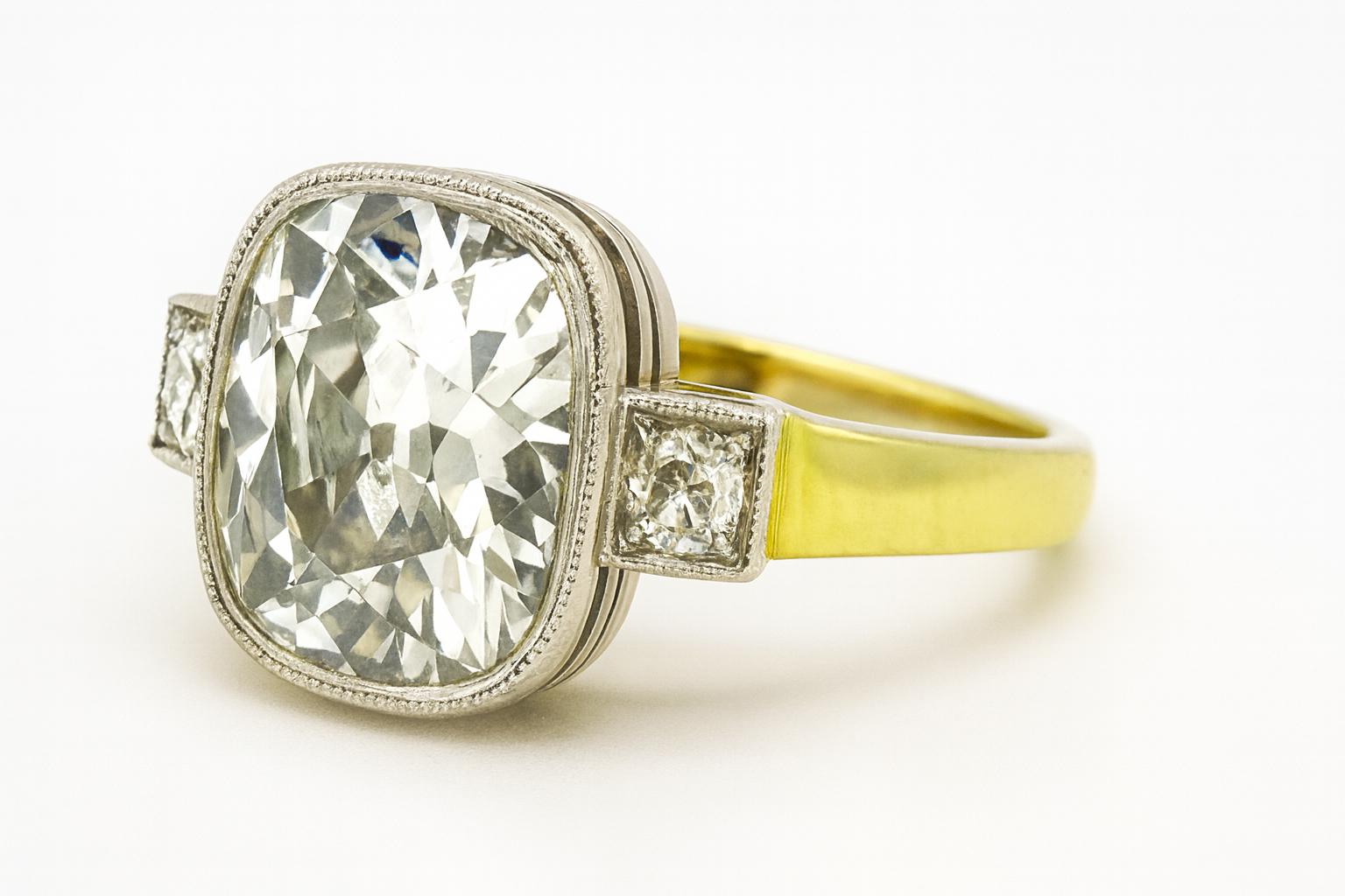 Taglio vecchia miniera Anello in platino con diamante Brilliante Old Mine certificato GIA da 3,00 carati in vendita
