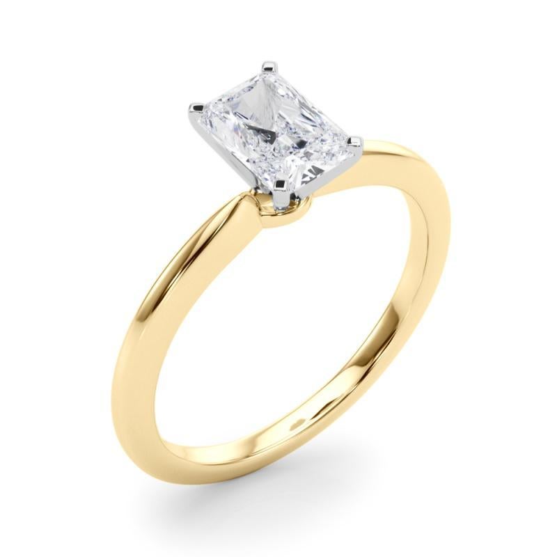 Bague solitaire à diamant radiant de 3,00 carats, certifiée par la GIA et sertie sur le pourtour Pour femmes en vente