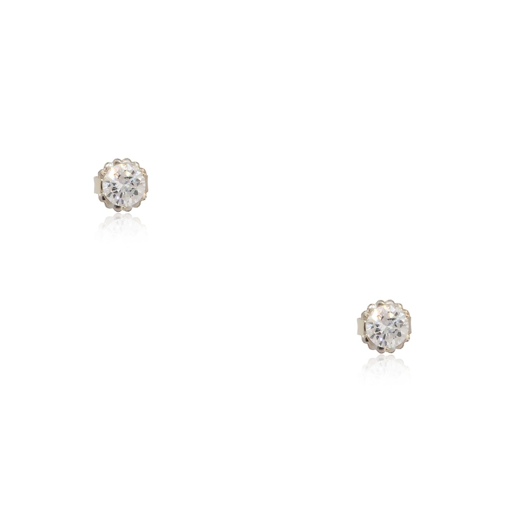 GIA-zertifizierte 3,00 Karat natürliche runde Diamant-Ohrstecker aus 14 Karat, auf Lager im Zustand „Hervorragend“ im Angebot in Boca Raton, FL