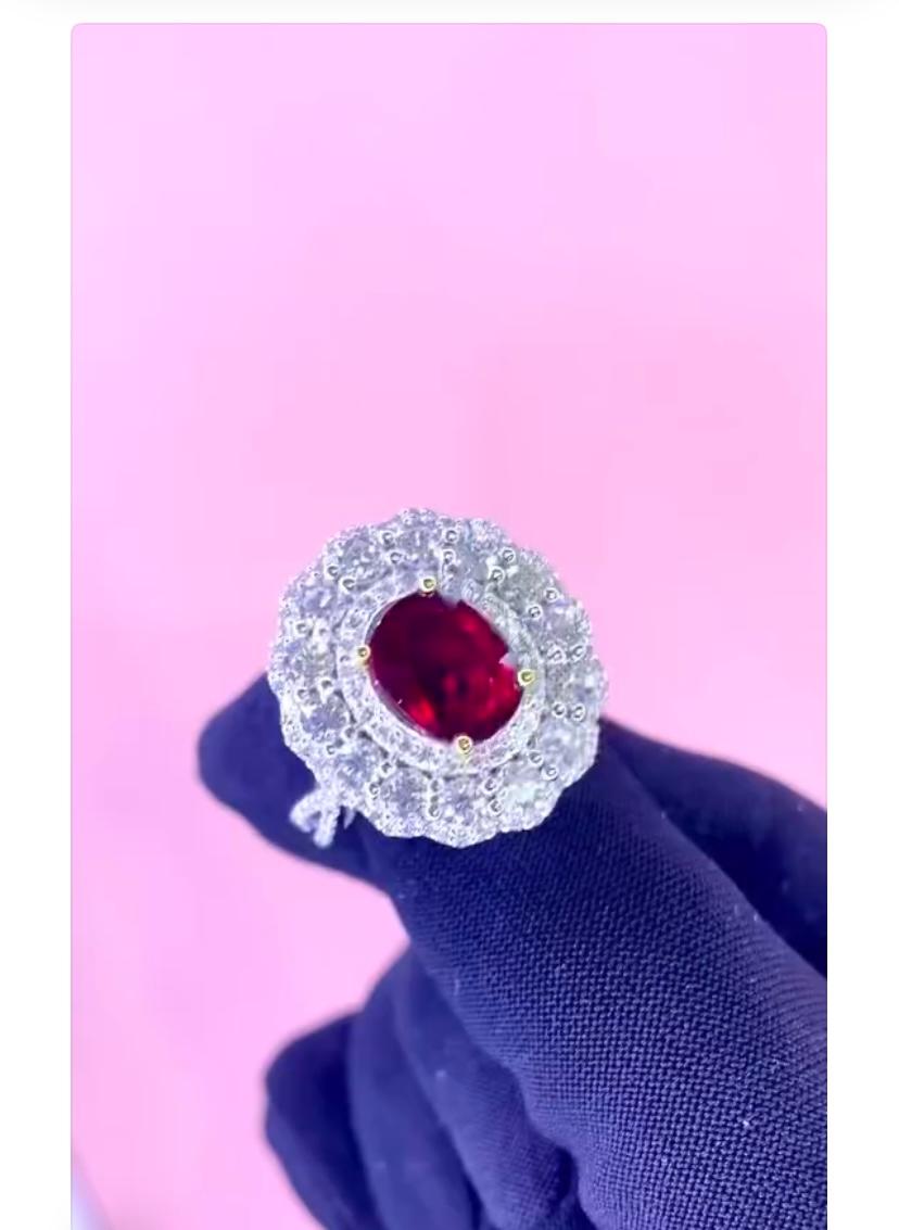Rubí de Madagascar sin tratar certificado por GIA de 3,00 quilates  Anillo de oro con diamantes de 2,50 qt Corte oval en venta