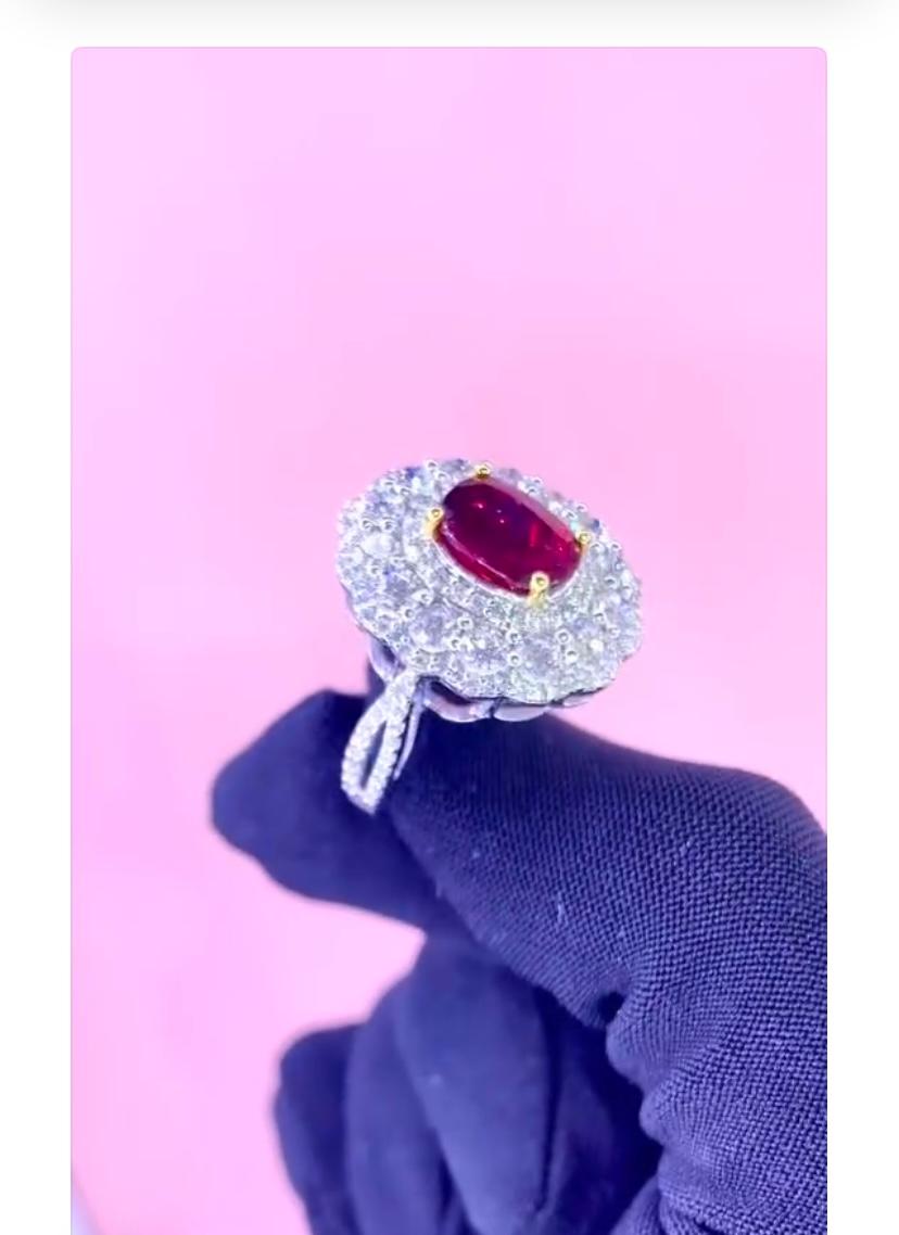 De las mujeres Rubí de Madagascar sin tratar certificado por GIA de 3,00 quilates  Anillo de oro con diamantes de 2,50 qt en venta
