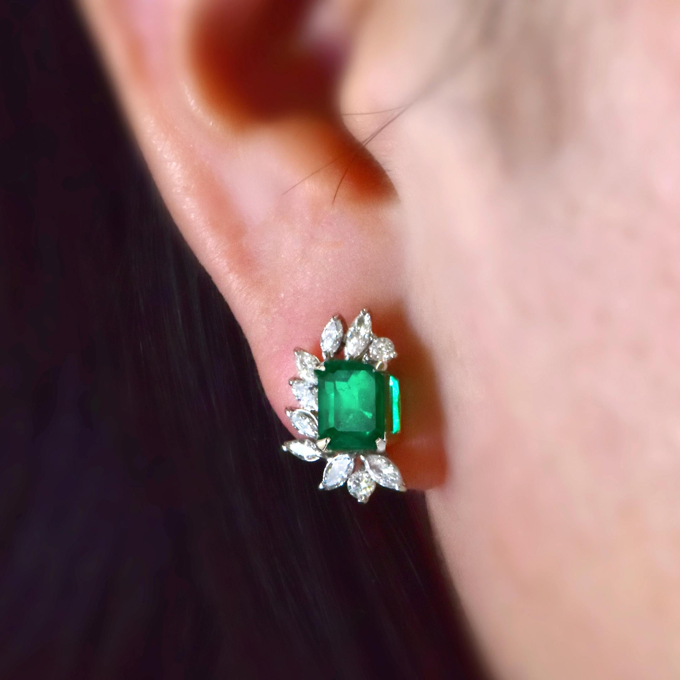 GIA-zertifizierte 3,00 Karat kolumbianische Smaragd- und Diamant-Ohrringe aus Platin (Moderne) im Angebot
