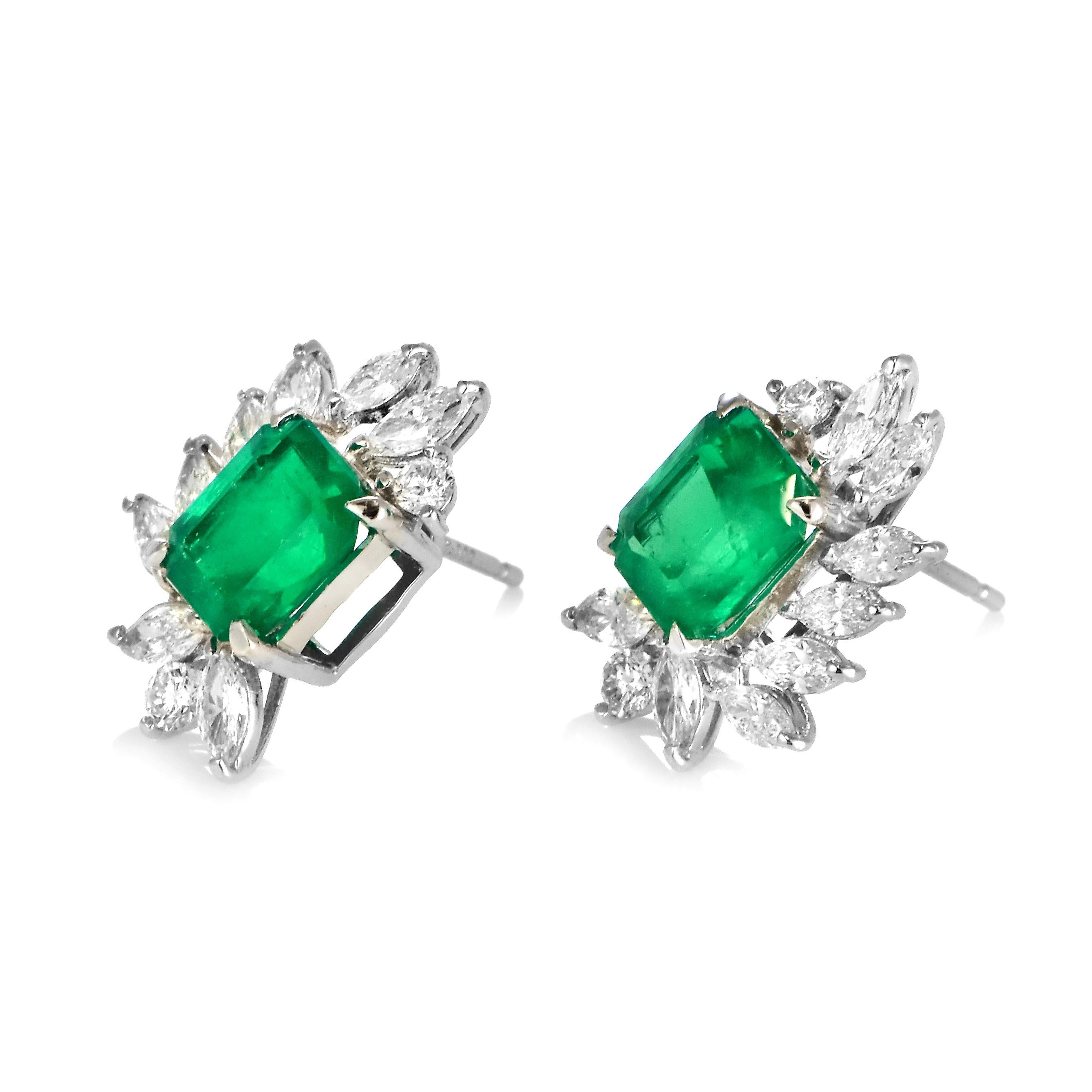 GIA-zertifizierte 3,00 Karat kolumbianische Smaragd- und Diamant-Ohrringe aus Platin (Smaragdschliff) im Angebot
