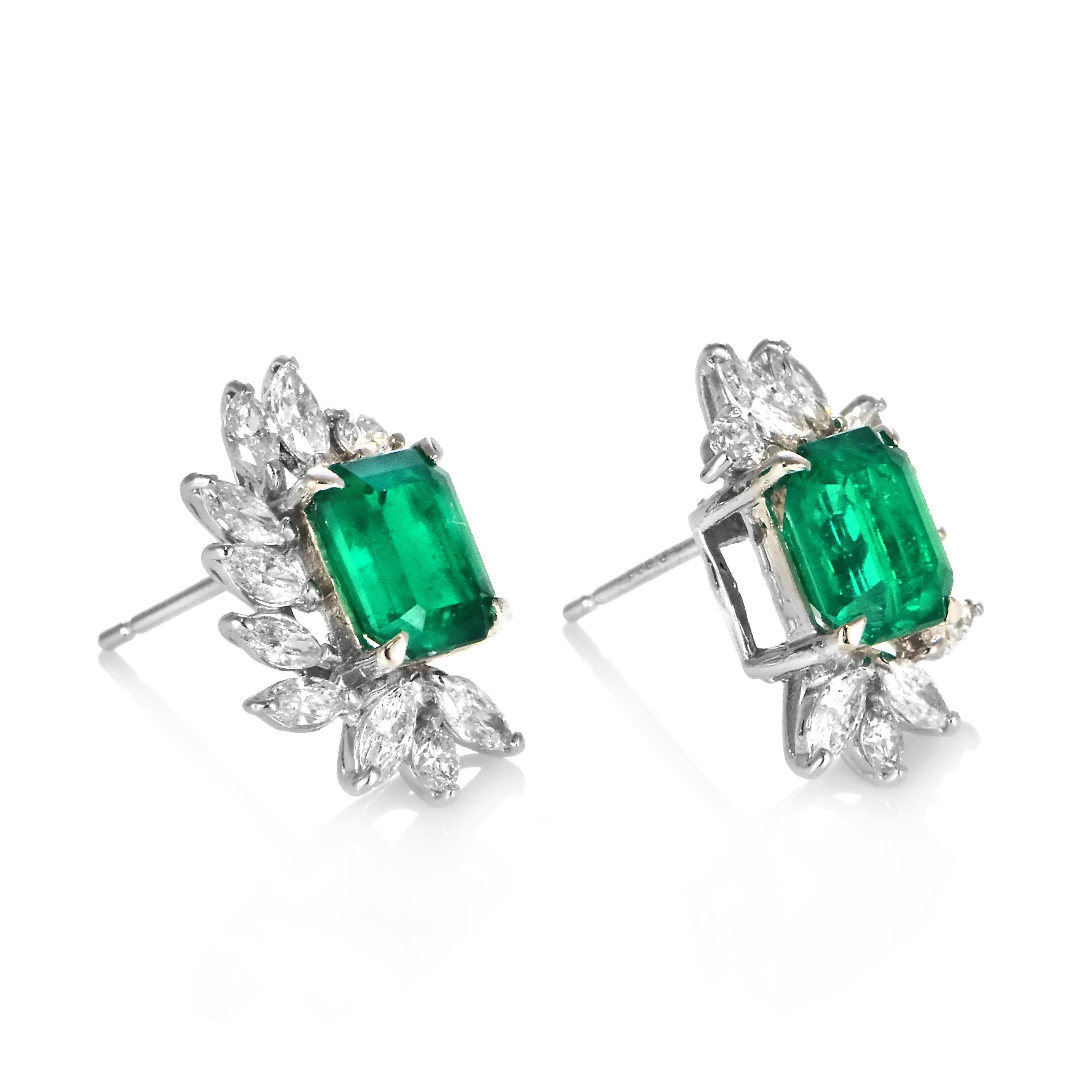 GIA-zertifizierte 3,00 Karat kolumbianische Smaragd- und Diamant-Ohrringe aus Platin im Zustand „Neu“ im Angebot in Tokyo, JP