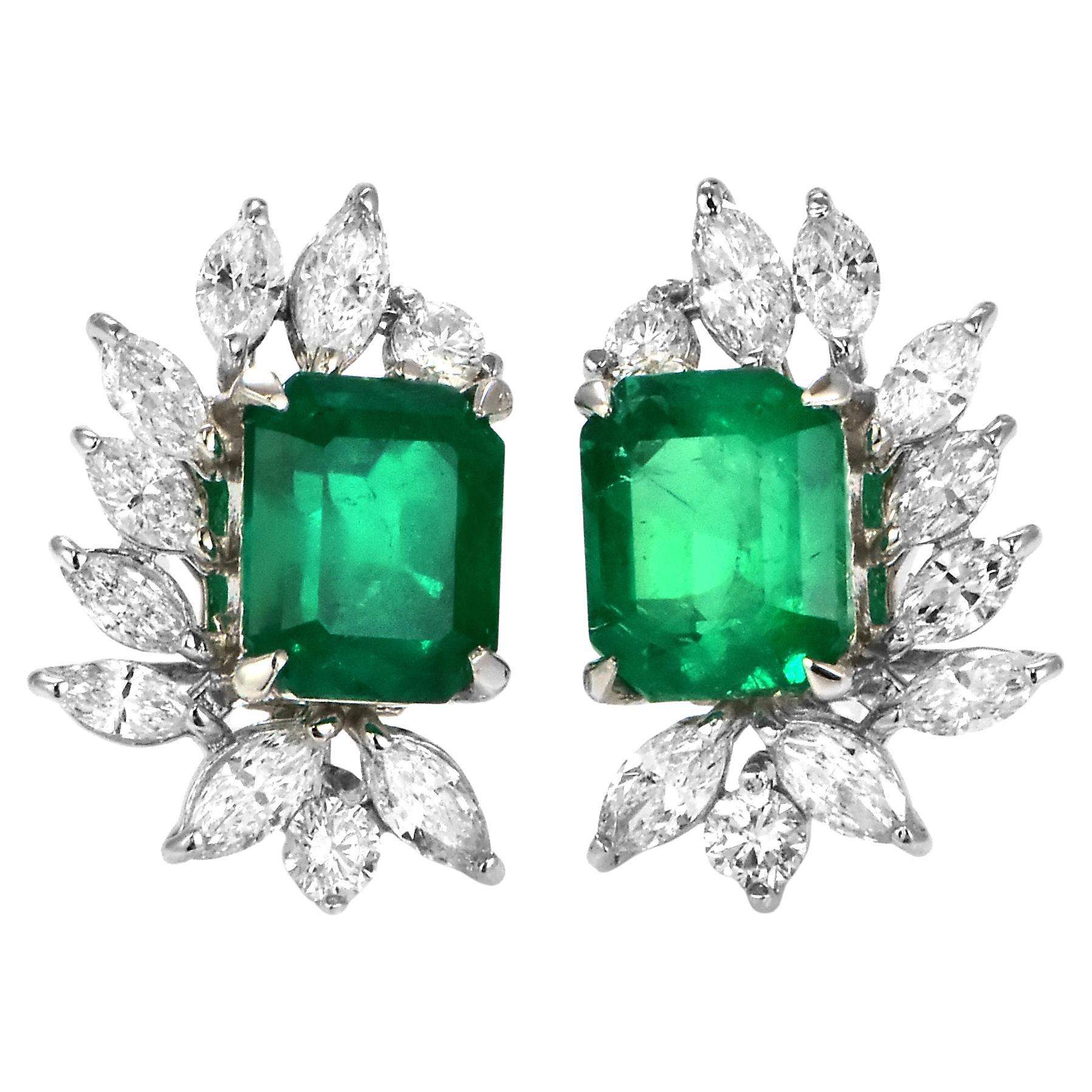 Pendientes de Esmeralda Colombiana y Diamante de 3,00 Quilates Certificados por GIA y Hechos en Platino