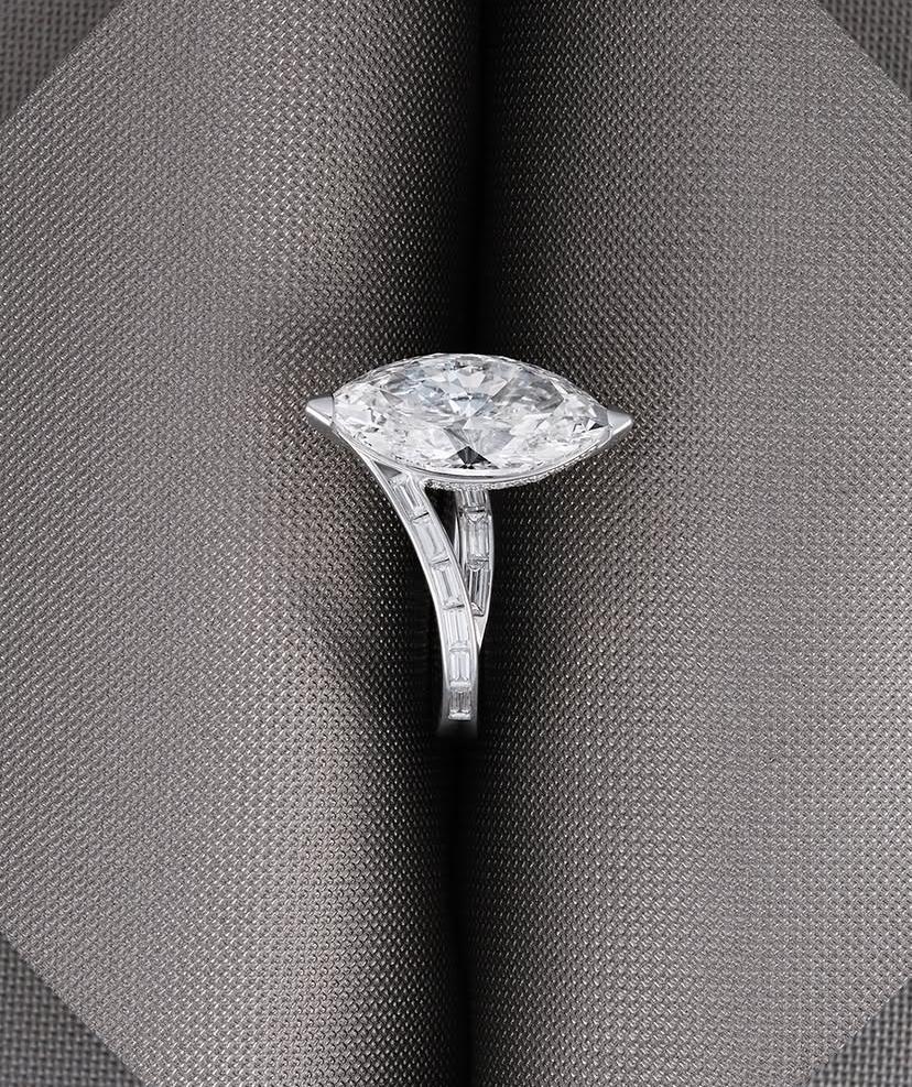 Marquise Cut GIA Certified 3.00 Carats D/VS2 Marquise Shape Diamonds 18K Gold Ring For Sale
