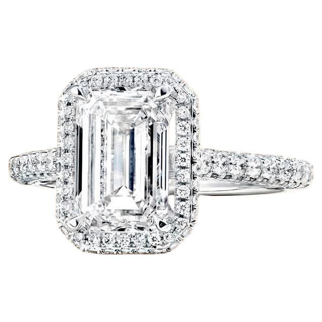 GIA Certified 3.00 Carats E/VVS1 Emerald Shape Diamond 18k Gold Ring For Sale