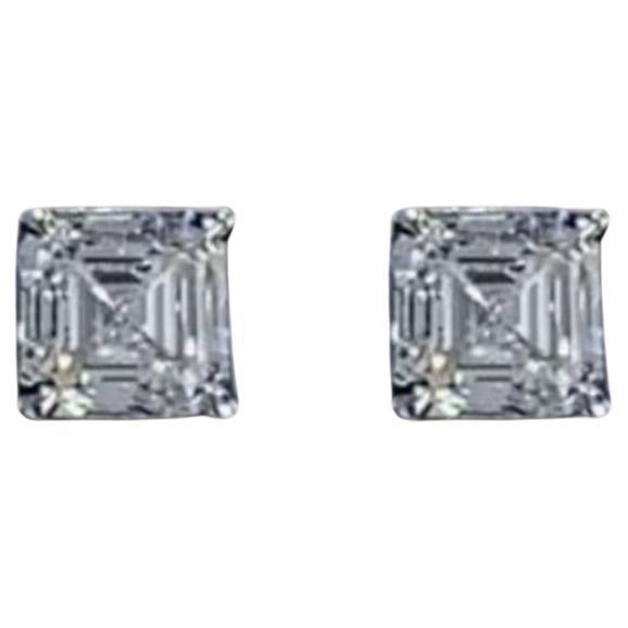 Orecchini in oro 18K con diamanti F-G/VVS1-VVS2 certificati GIA 3,00 carati in vendita