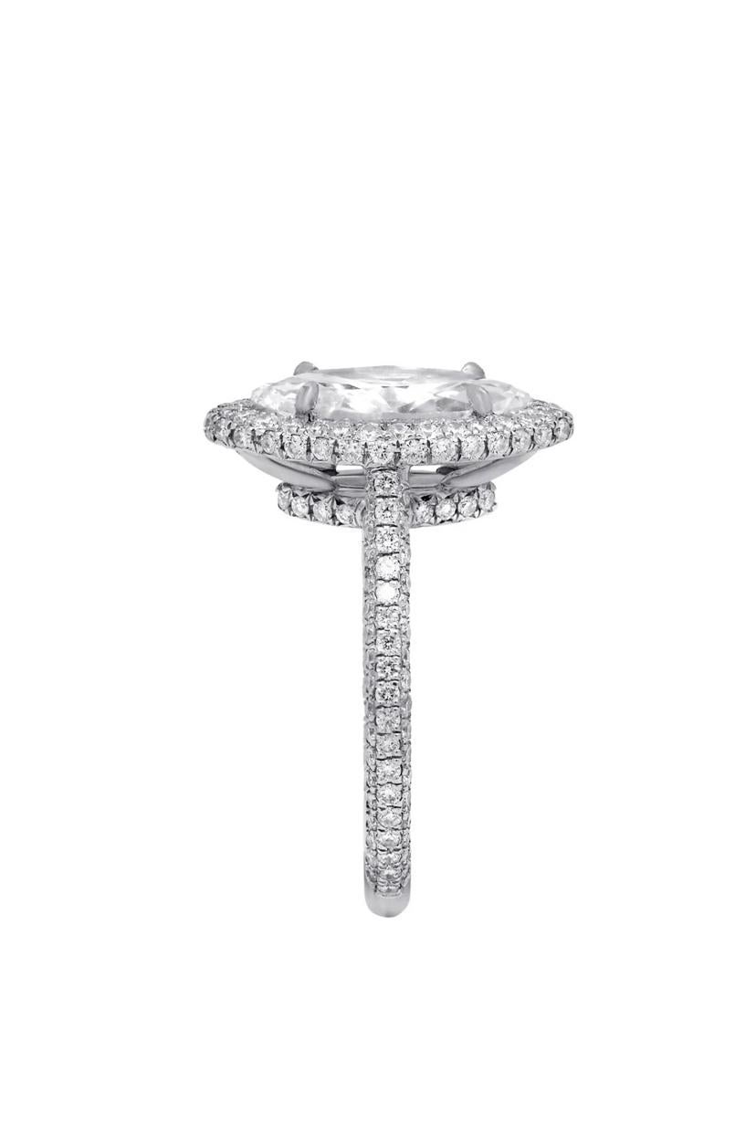Taglio marquise GIA Certified 3.00 Ct D/VS2 Diamante a forma di marquise Anello solitario in oro 18K in vendita
