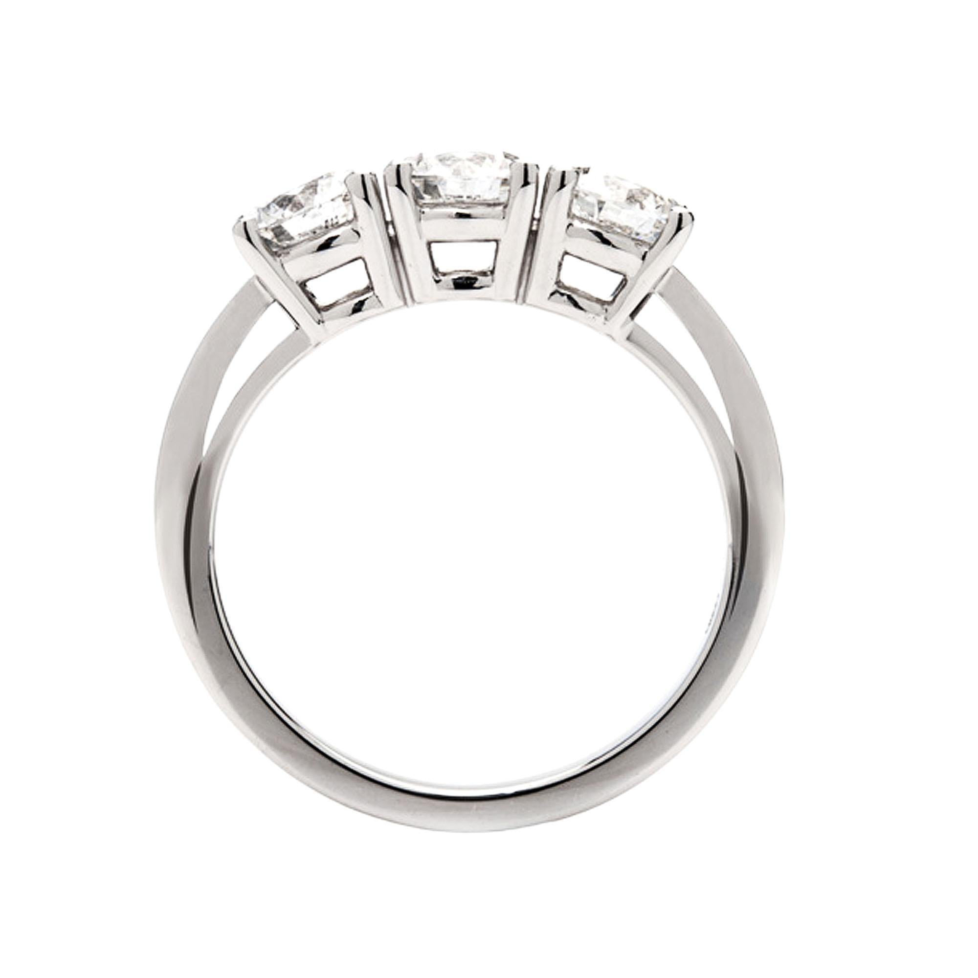Contemporary GIA Certified 3.00 Ct E-F Color VS Clarity Three Stones Round Cut Diamond Ring For Sale