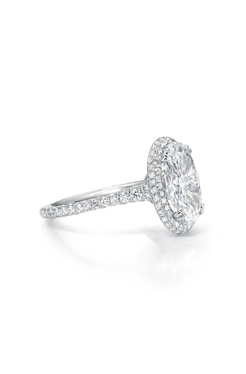 Certificato GIA 3.00 carati  Anello solitario in oro 18K con diamante di forma ovale F/VVS2 In condizioni Nuovo in vendita a Massafra, IT