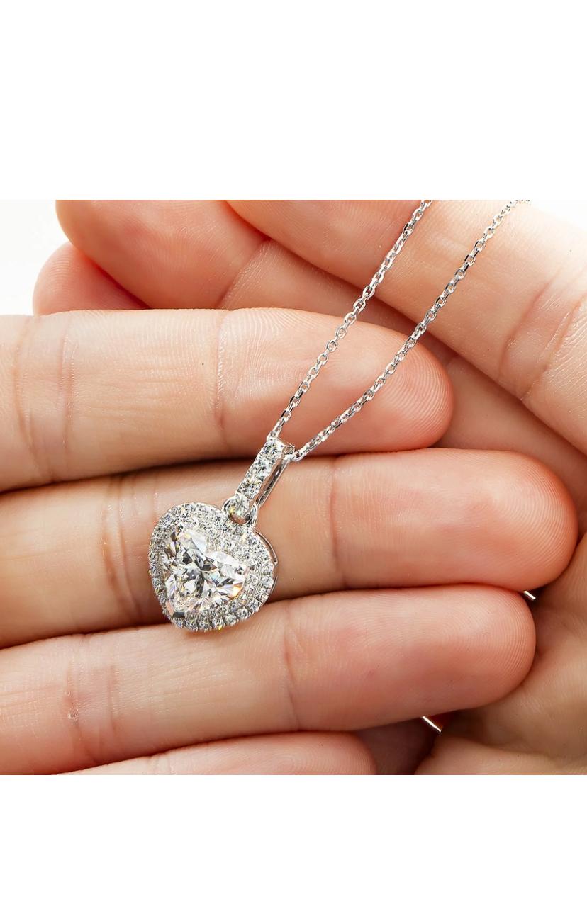Cuore GIA Certified 3.00 Ct FLAWLESS / D Color Heart Shape Diamond Collana in oro 18K in vendita