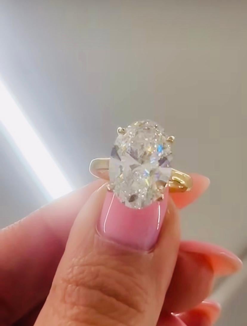 Bague en or 18 carats certifiée GIA 3.00 Ct FLAWLESS / D color Oval Shape Diamond Neuf - En vente à Massafra, IT