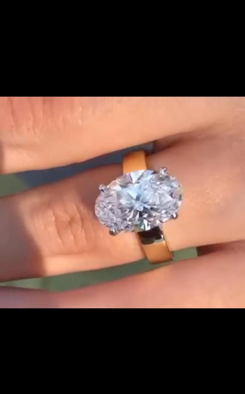 Bague en or 18 carats certifiée GIA 3.00 Ct FLAWLESS / D color Oval Shape Diamond en vente 2